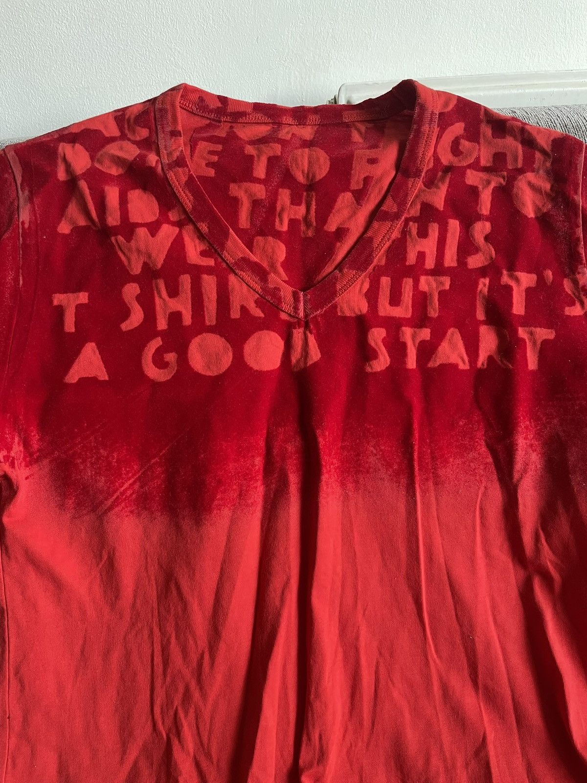 Maison Margiela Maison Margiela MM6 V-neck ‘SIDA’ top Size US S / EU 44-46 / 1 - 2 Thumbnail