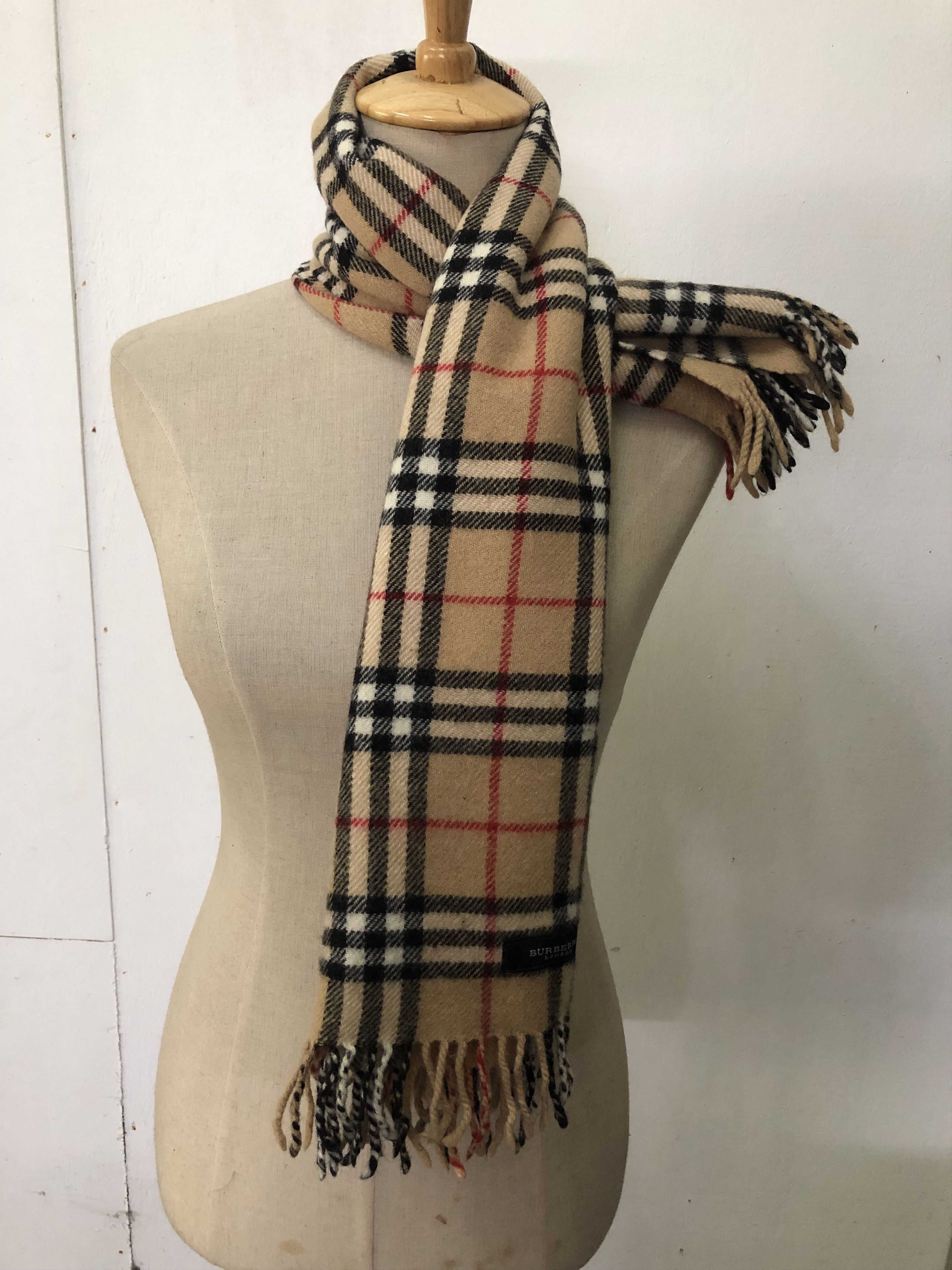 Burberry Burberrys Oversize Scarf / Muffler / Neckwear SS1428 Size ONE SIZE - 1 Thumbnail