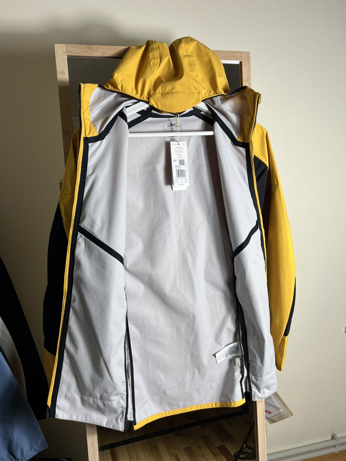 Adidas ADIDAS TERREX TRACK SOFTSHELL JACKET MEN Gore-Tex Gorpcore Size US M / EU 48-50 / 2 - 11 Thumbnail