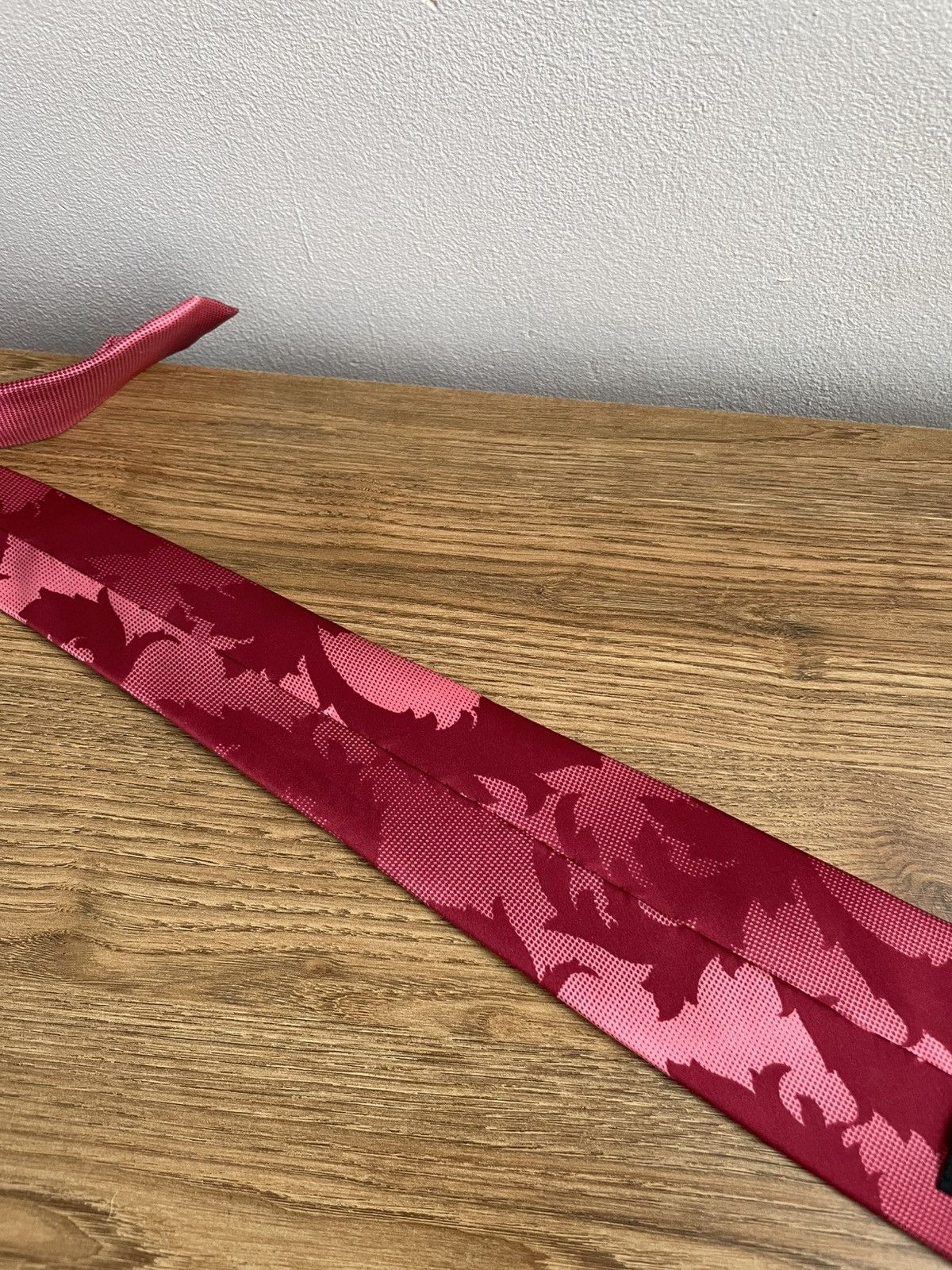 Versace RARE VERSACE Classic Red Silk Tie Printed Logo Abstract Size ONE SIZE - 7 Thumbnail