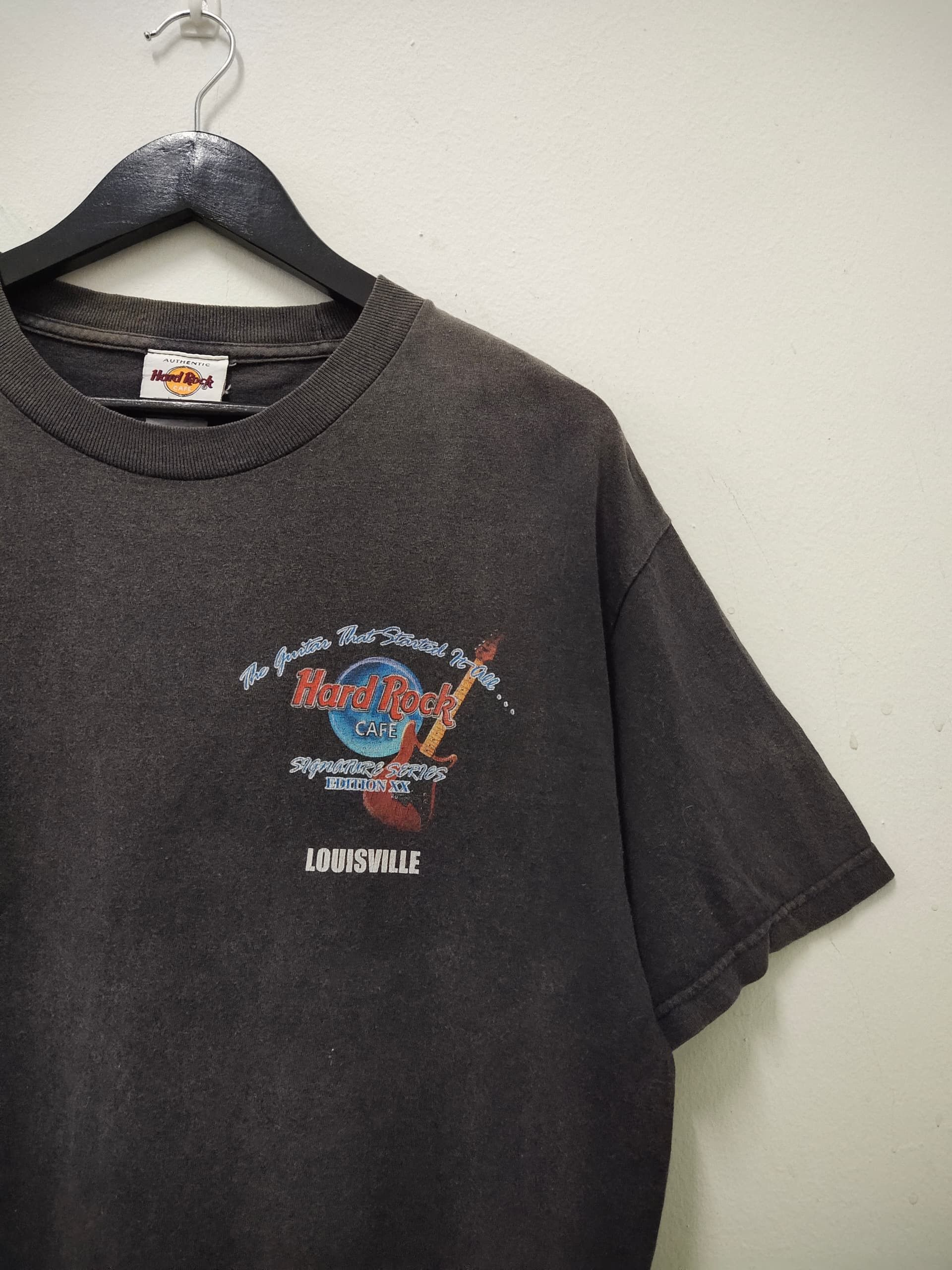 Band Tees Vintage 90s Eric Clapton distressed Hard Rock Cafe sign tee Size US L / EU 52-54 / 3 - 6 Thumbnail