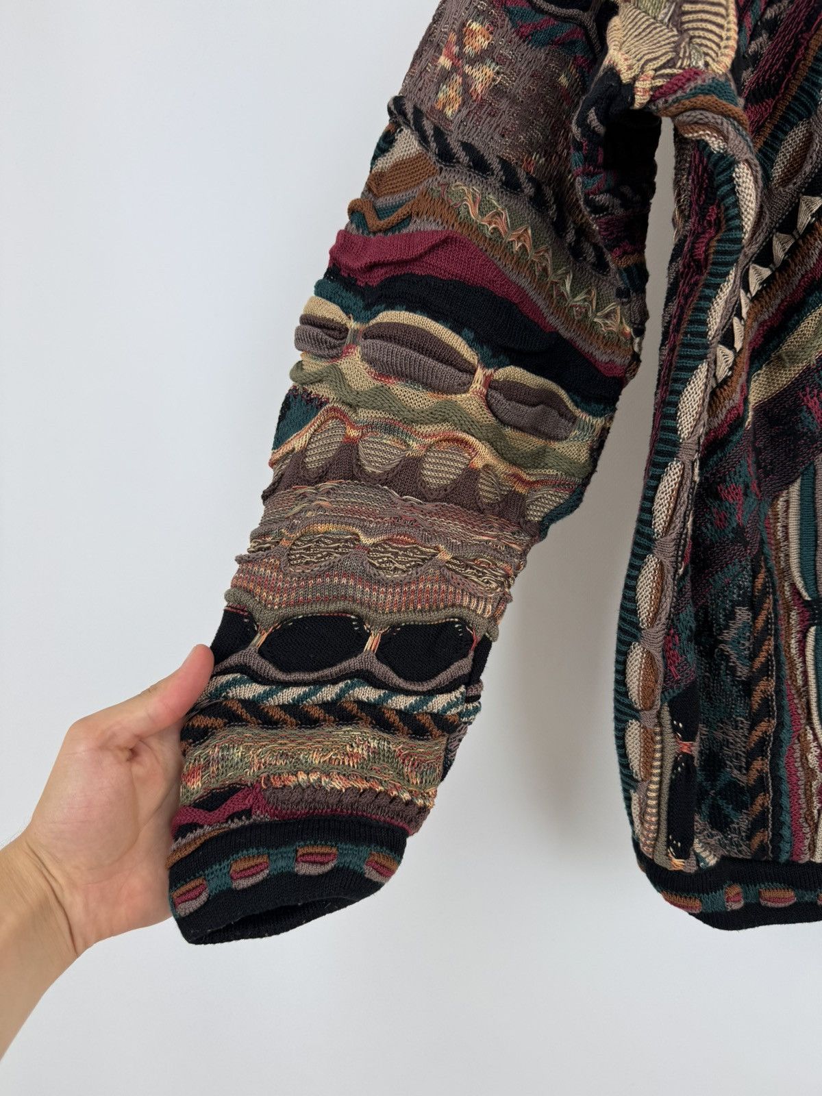 Tundra Canada Vintage Tundra Canada Abstract Knitted Coogi Style Sweater Size US L / EU 52-54 / 3 - 7 Thumbnail