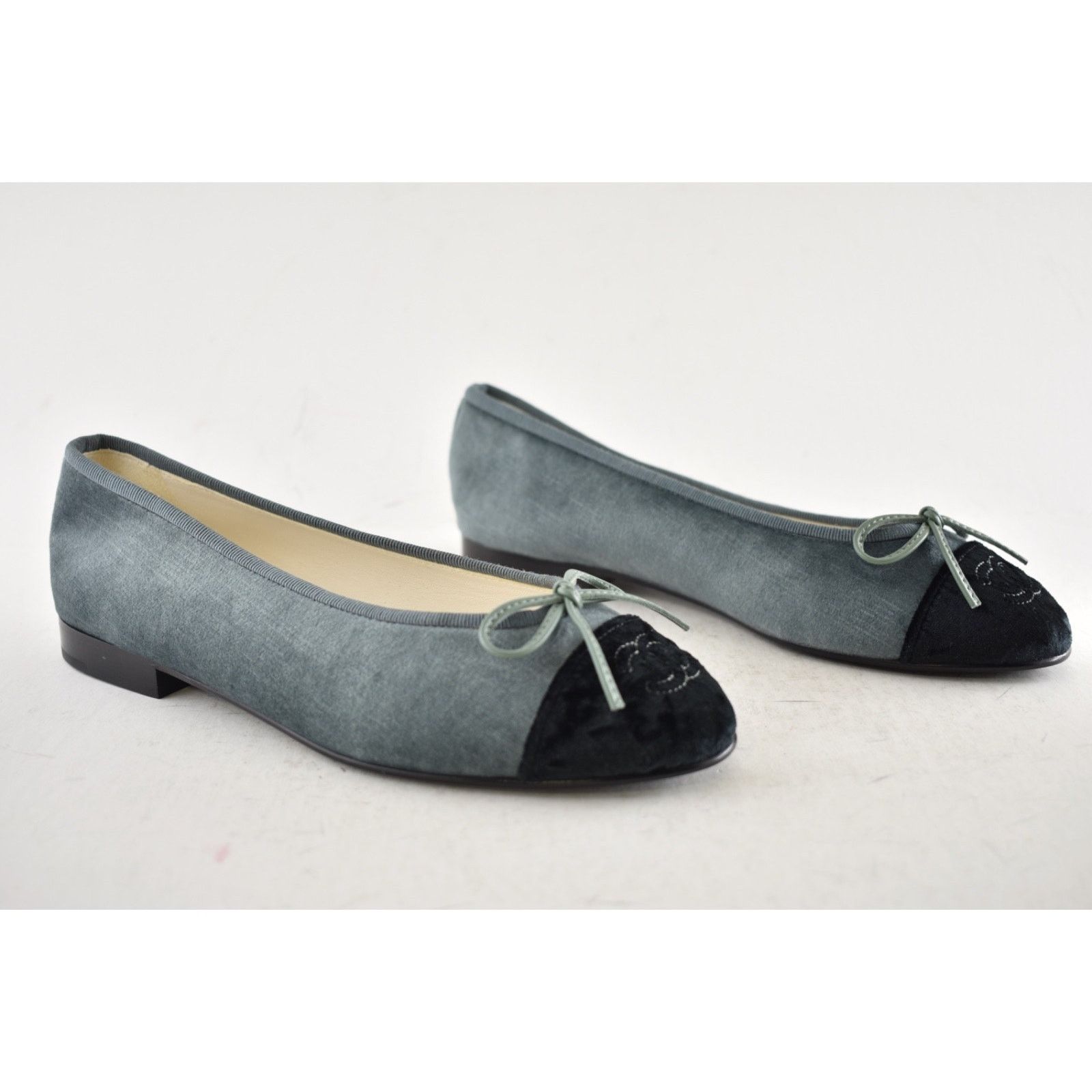 Chanel Chanel 24A Green Black Velvet CC Logo Ballet Flat 36 Size US 6 / IT 36 - 4 Thumbnail