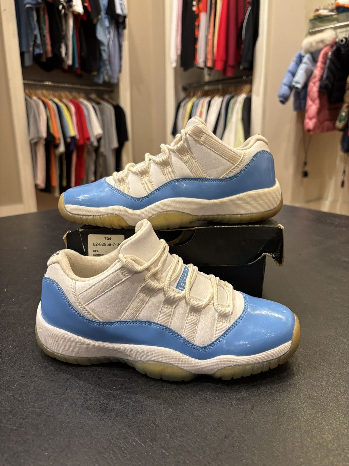 Jordan Brand Jordan 11 Low ‘University Blue’ Size US 5 / EU 37 - 1 Thumbnail