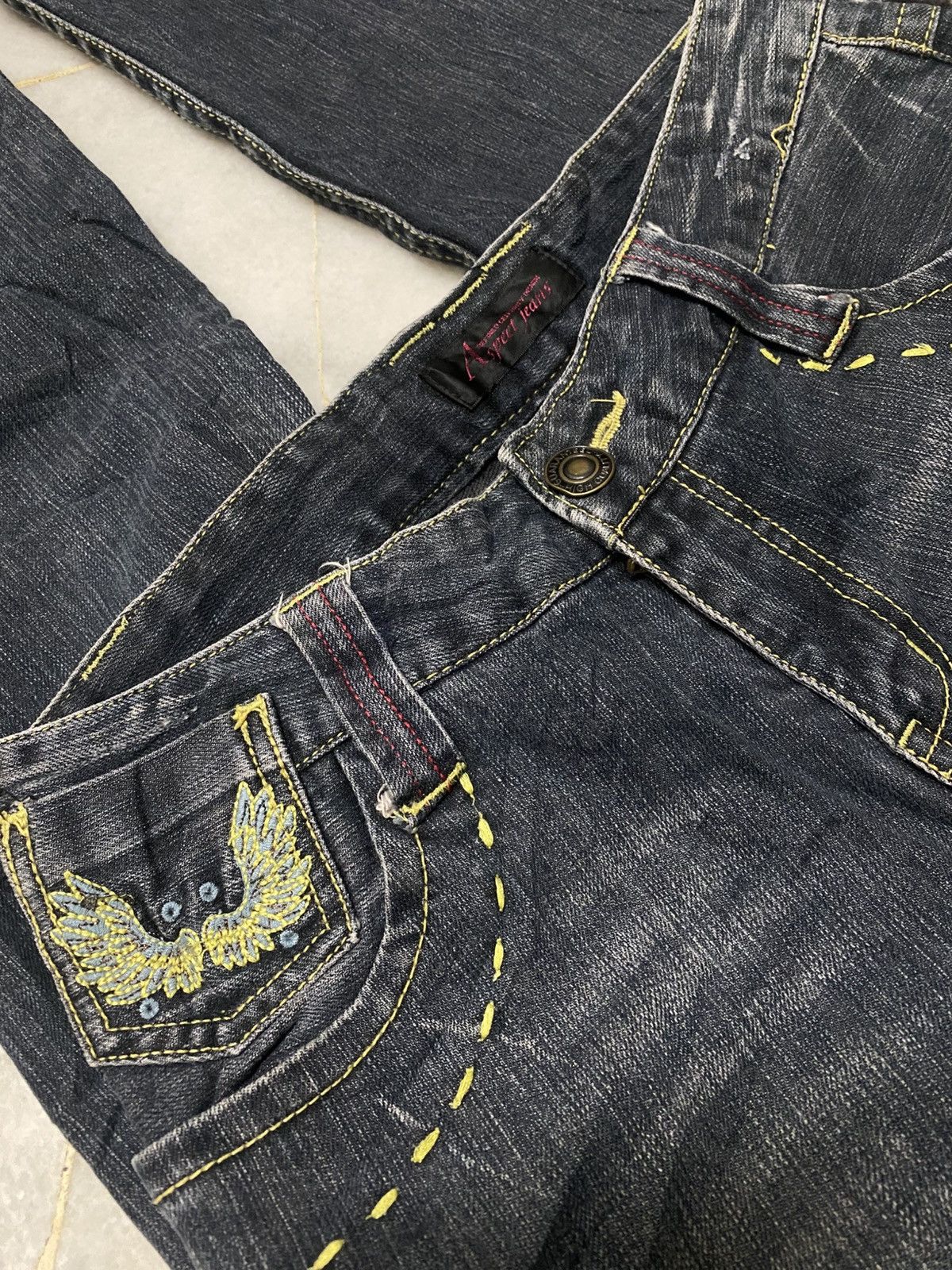 Japanese Brand Vintage Embroidered Wing Denim Jeans (Y2K Style) Size 30" / US 8 / IT 44 - 2 Thumbnail