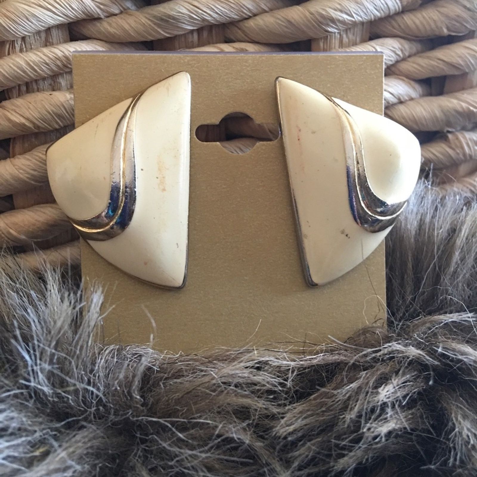 Vintage Vintage 80s cream enamel statement earrings Size ONE SIZE - 1 Thumbnail