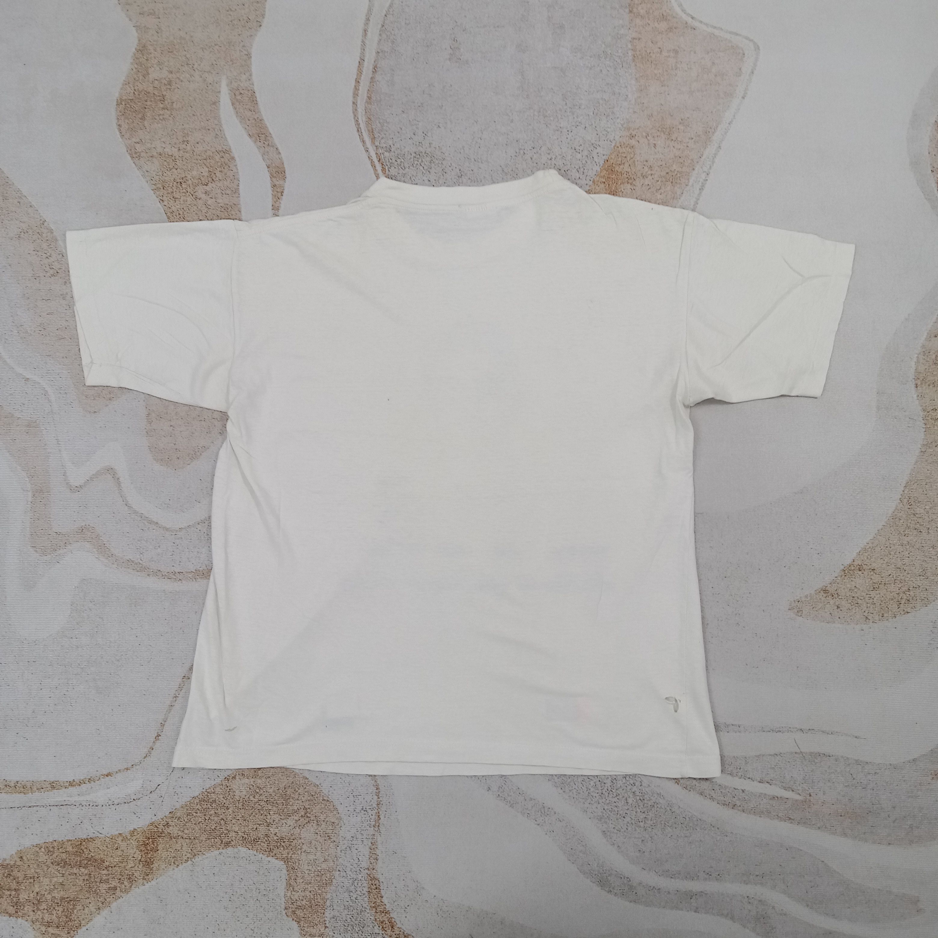 Vintage RAUL Real Madrid Soccer Player Tshirt C267N77 Size US L / EU 52-54 / 3 - 7 Thumbnail