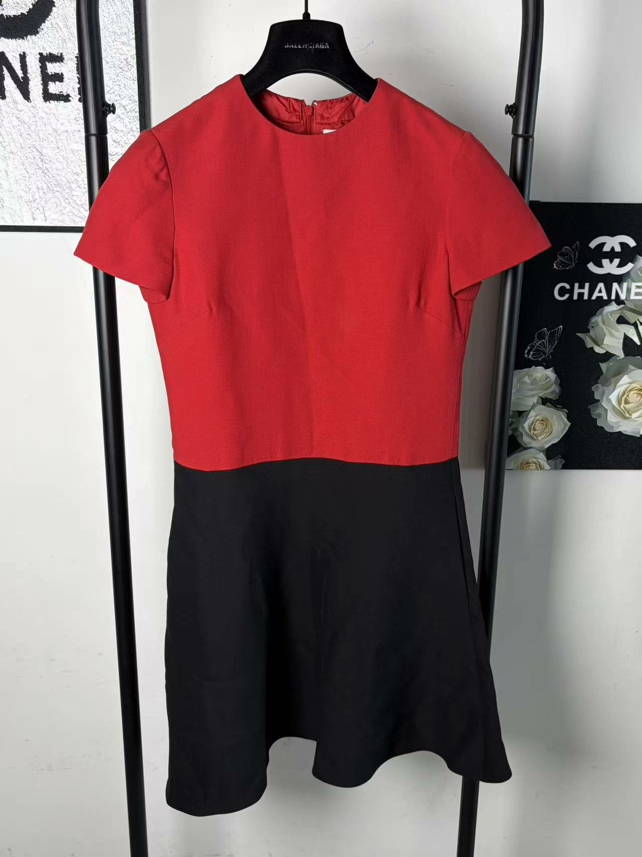 Valentino Valentino White T-Shirt M Women Size M / US 6-8 / IT 42-44 - 1 Thumbnail