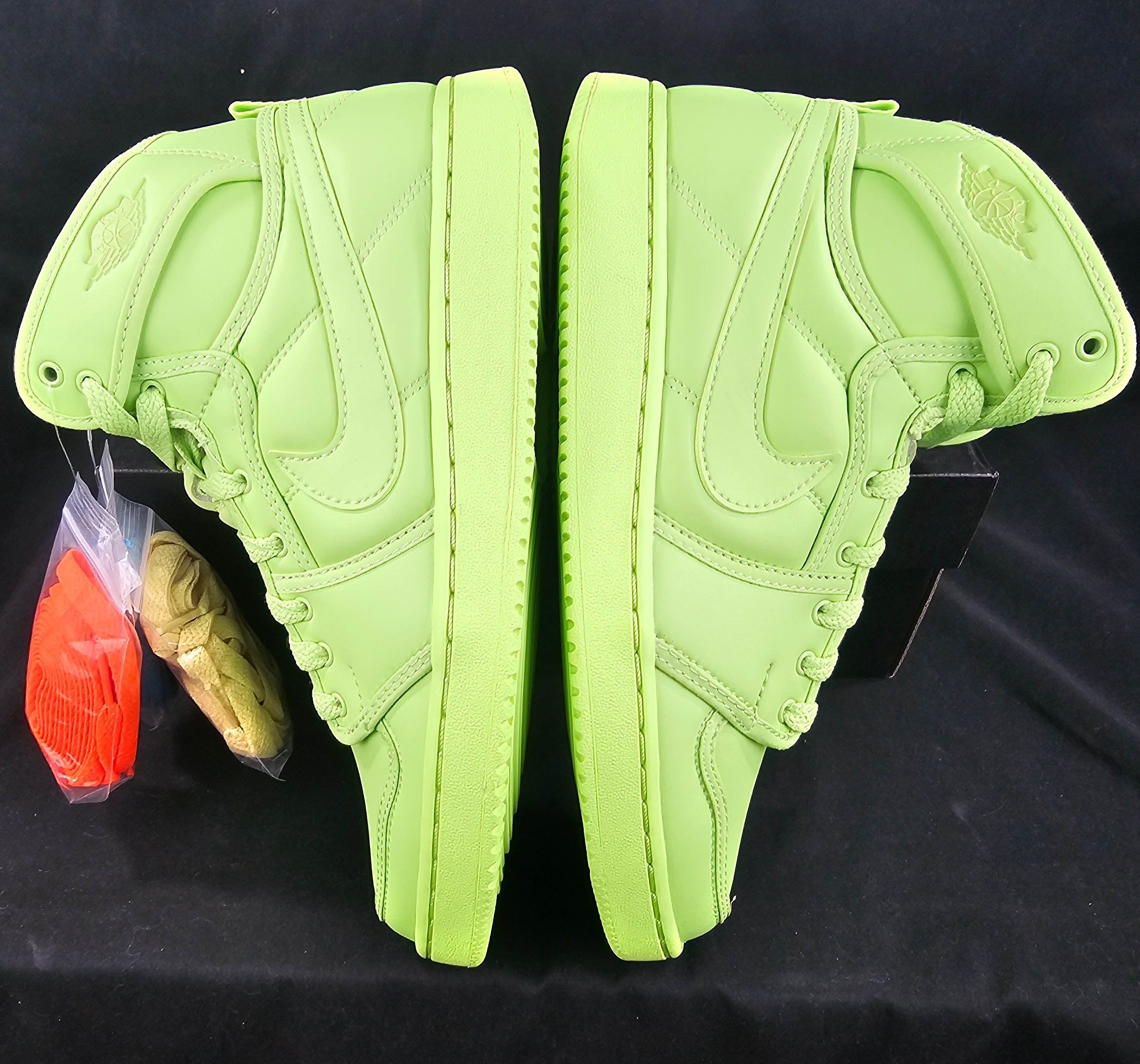 Billie Eilish × Jordan Brand × Nike Jordan 1 Retro AJKO Billie Eilish Ghost Green Women's Size 7 Size US 7 / IT 37 - 6 Thumbnail