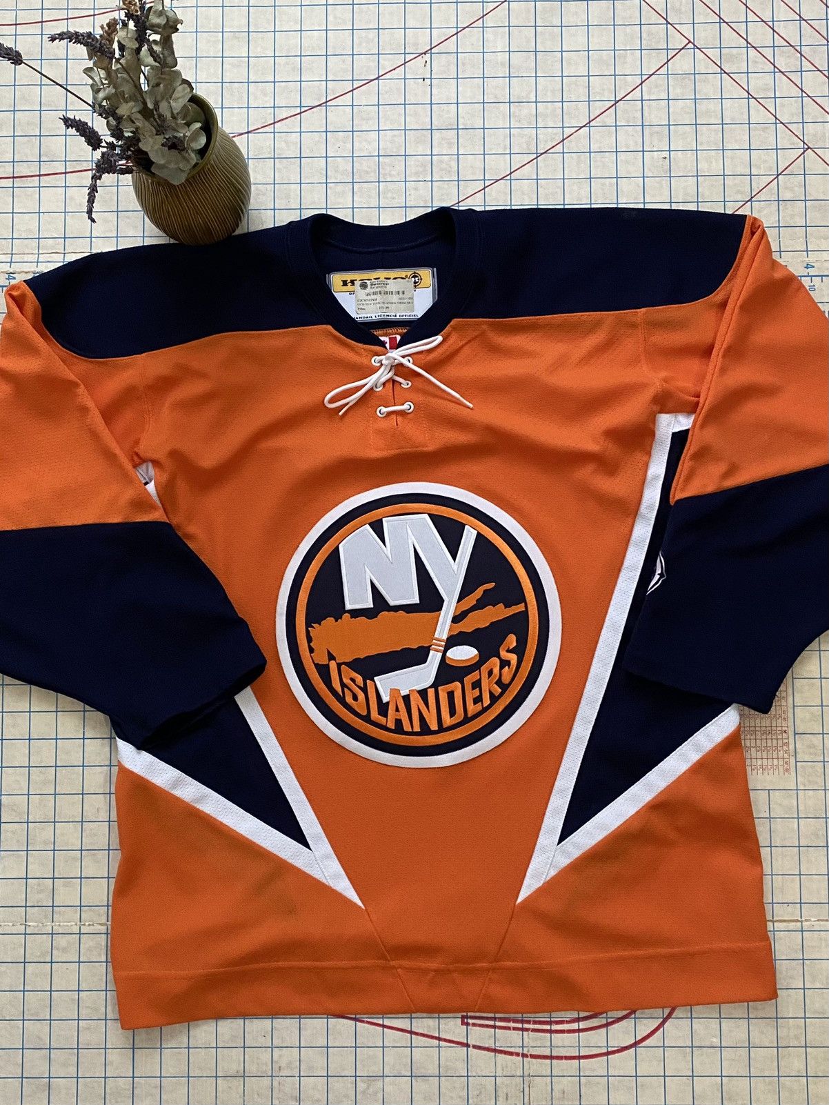 Koho × NHL Koho New York Islanders 2006-07 Orange Size Medium Size US M / EU 48-50 / 2 - 3 Thumbnail