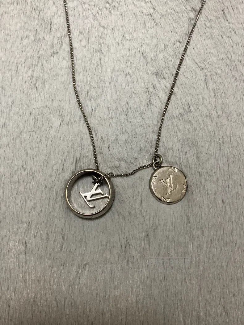 Louis Vuitton Louis Vuitton Pendant triple strand necklace Size ONE SIZE - 1 Thumbnail