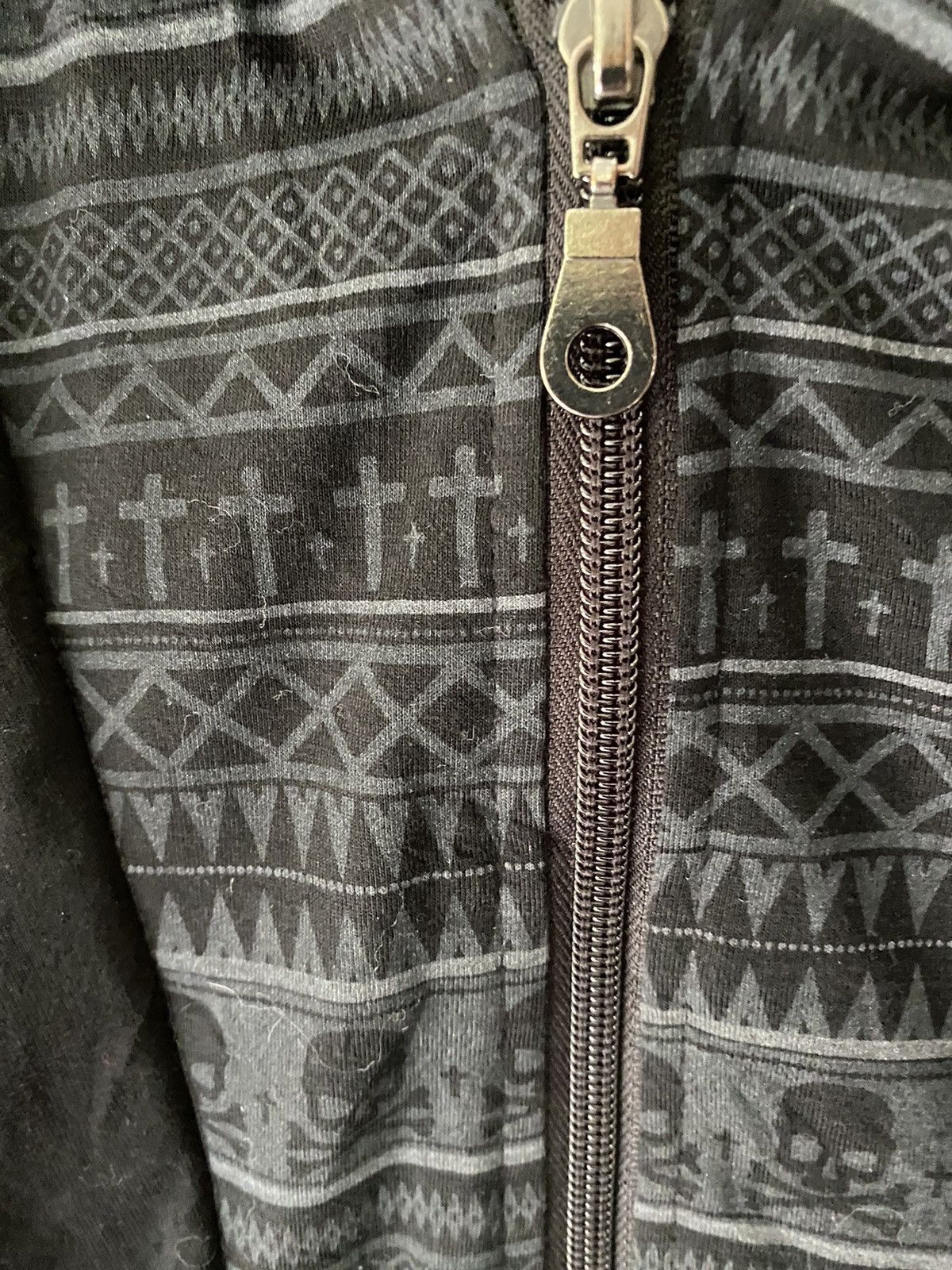 In The Attic Vtg skull and cross double layer hoodie Size US M / EU 48-50 / 2 - 5 Thumbnail