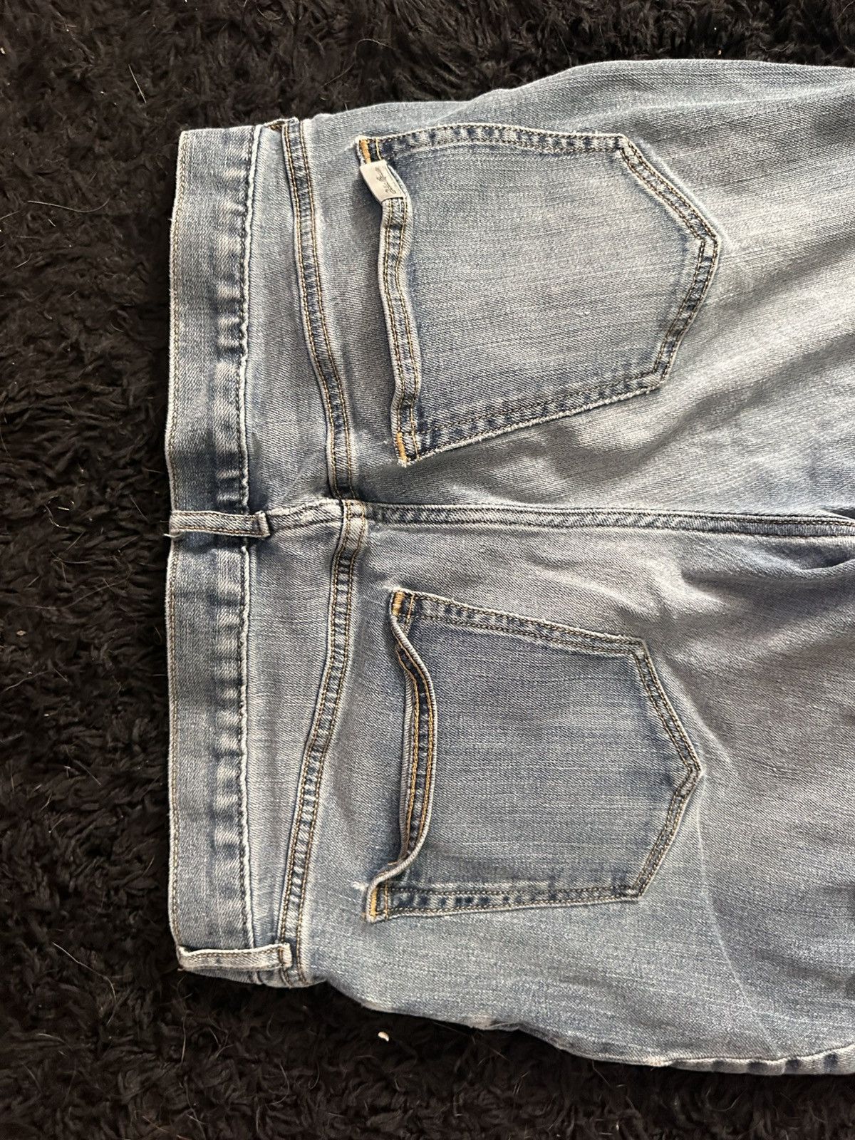 Eddie Bauer Boyfriend fit Eddie Bauer light wash denim Size 32" / US 10 / IT 46 - 4 Thumbnail