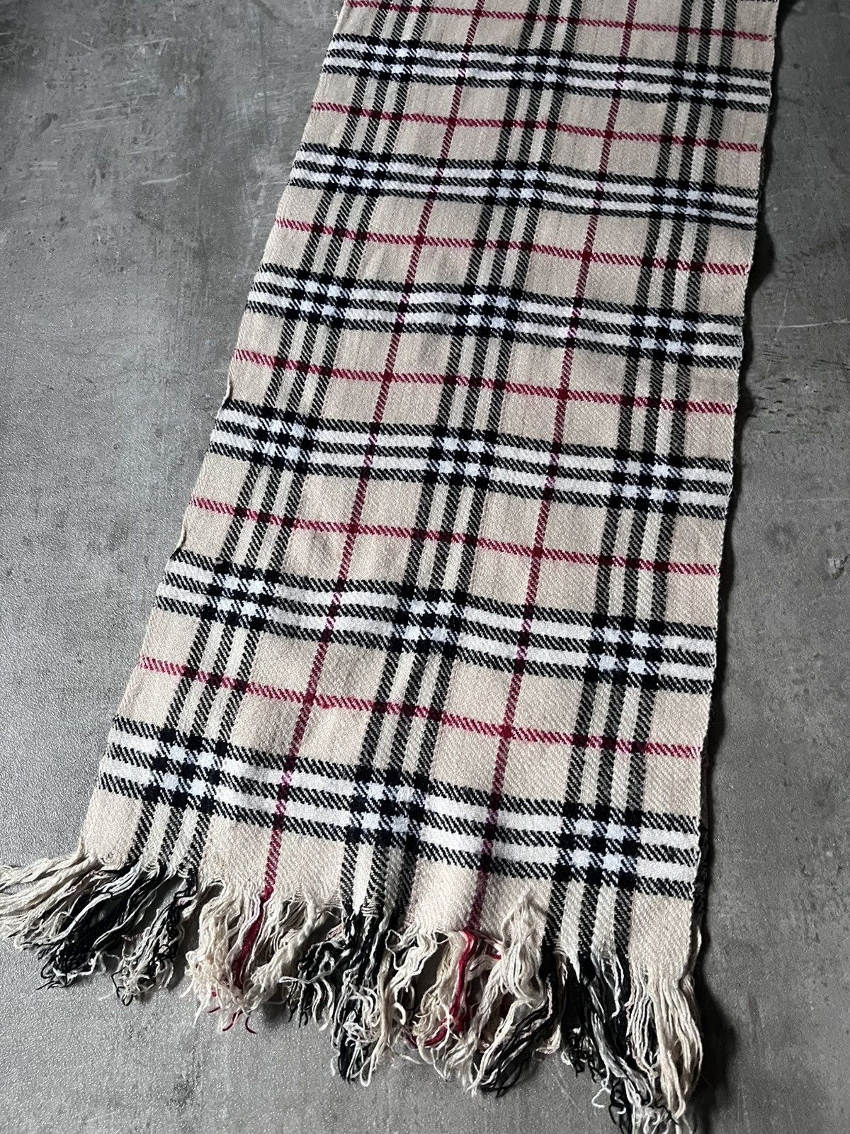 Burberry Burberrys vintage check beige scarf Size ONE SIZE - 6 Thumbnail