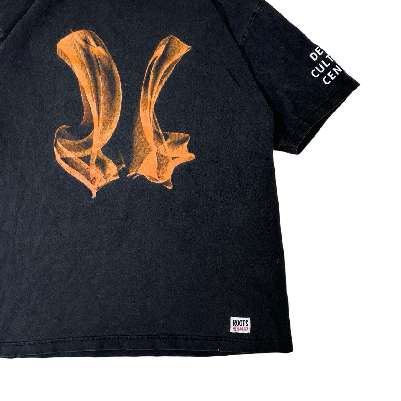 Vintage Vintage 90s Roots Centre for the Blind Graphic T Shirt Size US L / EU 52-54 / 3 - 4 Thumbnail