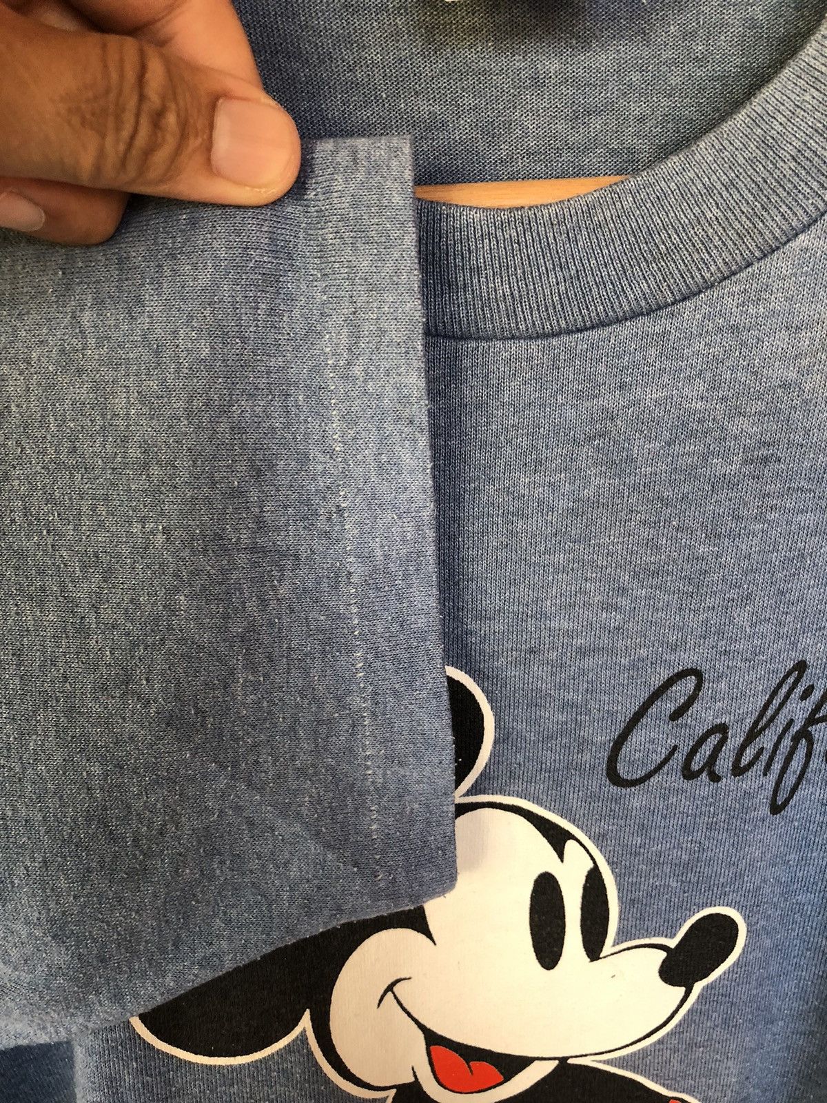 Mickey Mouse Vintage Mickey Mouse Velva Sheen Single Stitch Shirt Tee Size US L / EU 52-54 / 3 - 6 Thumbnail