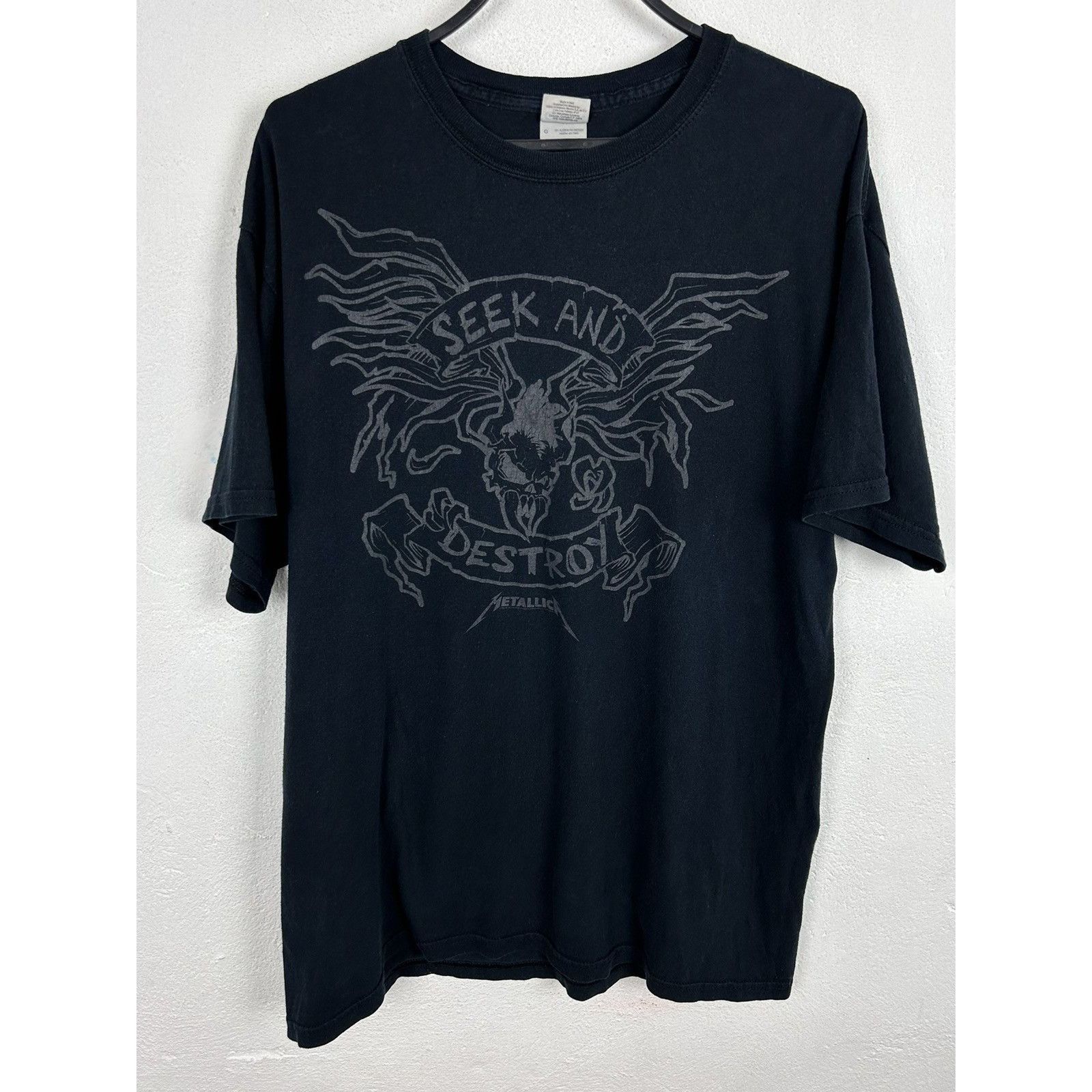 Band Tees 00s Vintage Metallica Seek And Destroy 2008 Skull T-Shirt Size US L / EU 52-54 / 3 - 1 Thumbnail
