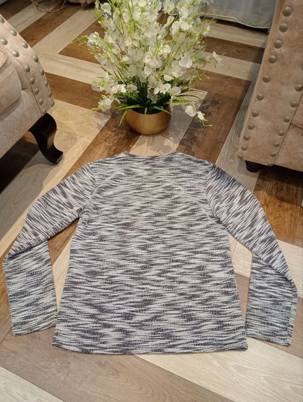 In The Attic IN THE ATTIC HOMME JAPAN V-NECK L/S T-SHIRT Size US L / EU 52-54 / 3 - 7 Thumbnail