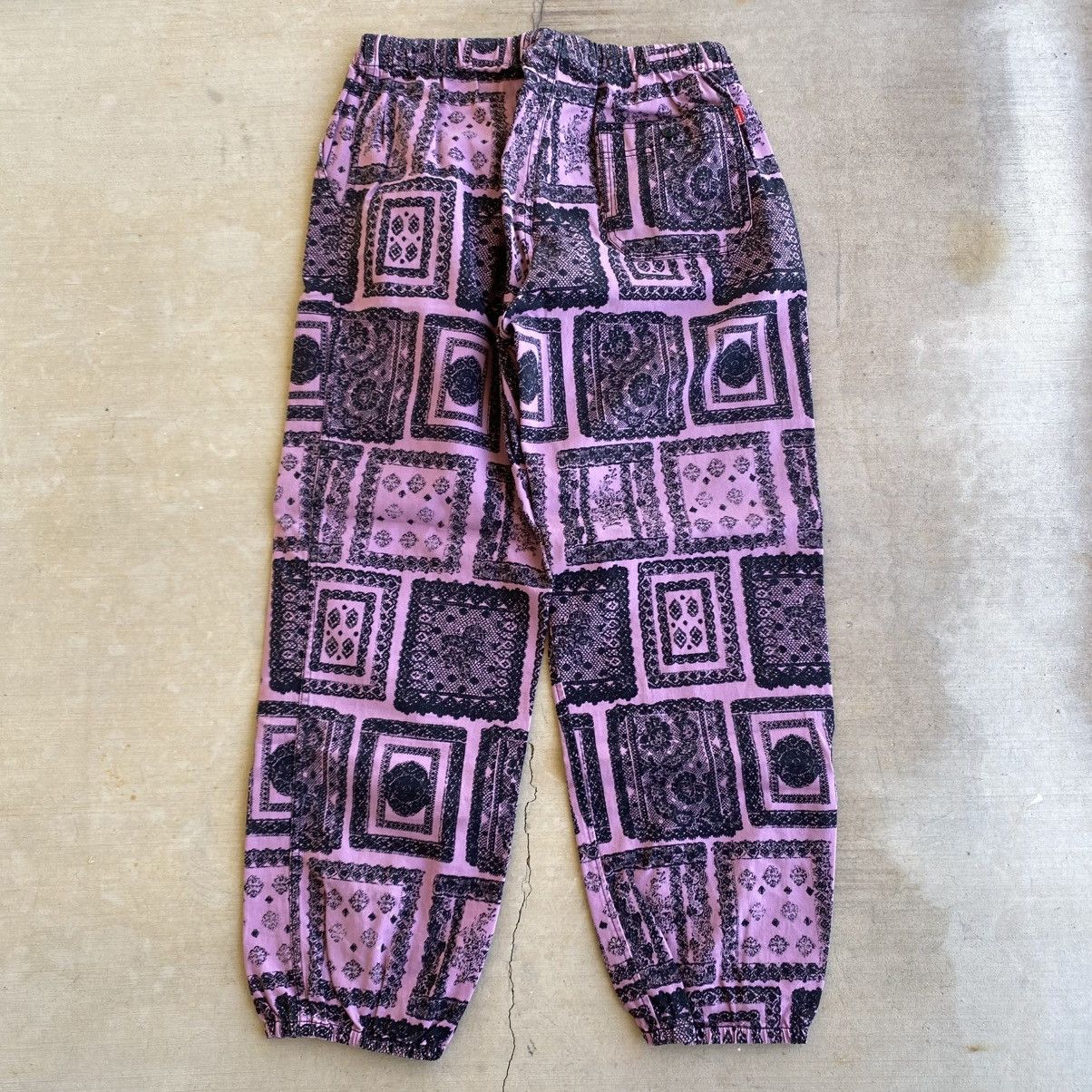 Supreme Supreme Laces Pants Pink 2017 Bandana Paisley Print Size US 34 / EU 50 - 3 Thumbnail