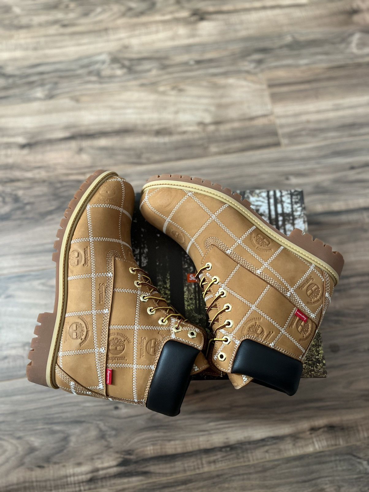 Supreme × Timberland Supreme Patchwork Timberland 6” Premium Waterproof Boot Size US 11 / EU 44 - 10 Thumbnail