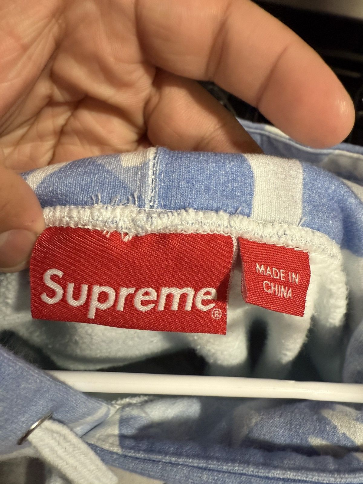 Supreme Supreme Doves Hoodie Size Large Size US L / EU 52-54 / 3 - 10 Thumbnail