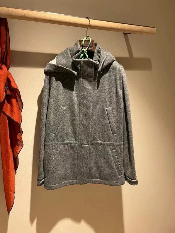 Loro Piana LORO PIANA Women's grey cashmere version of Icery classic Size M / US 6-8 / IT 42-44 - 1 Thumbnail