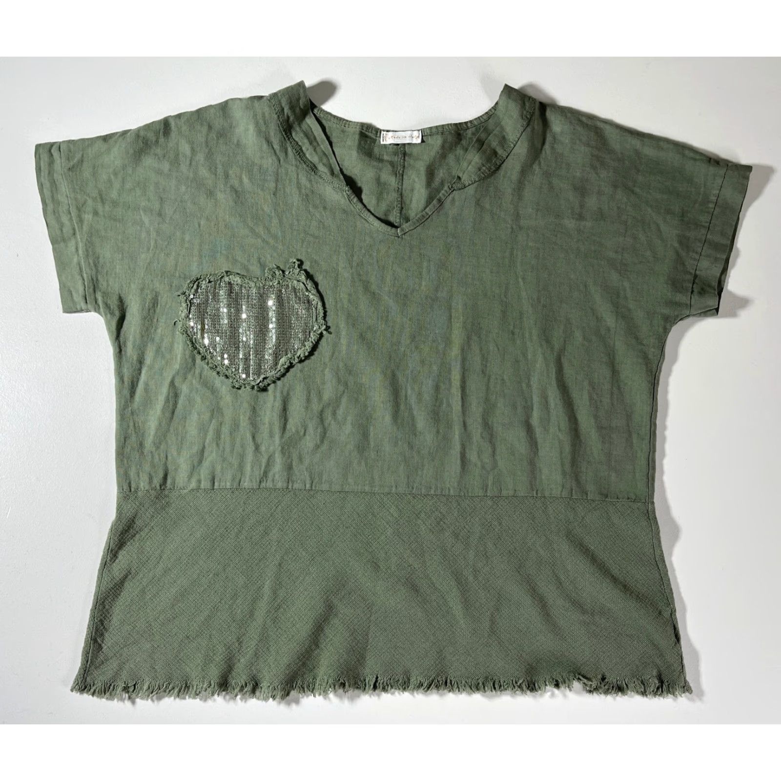 Vintage VINTAGE The Lino Lounge Women's Sleeveless Top Blouse One Size Green Bohemian Linen Blend Italy Heart Patch Size ONE SIZE - 3 Thumbnail