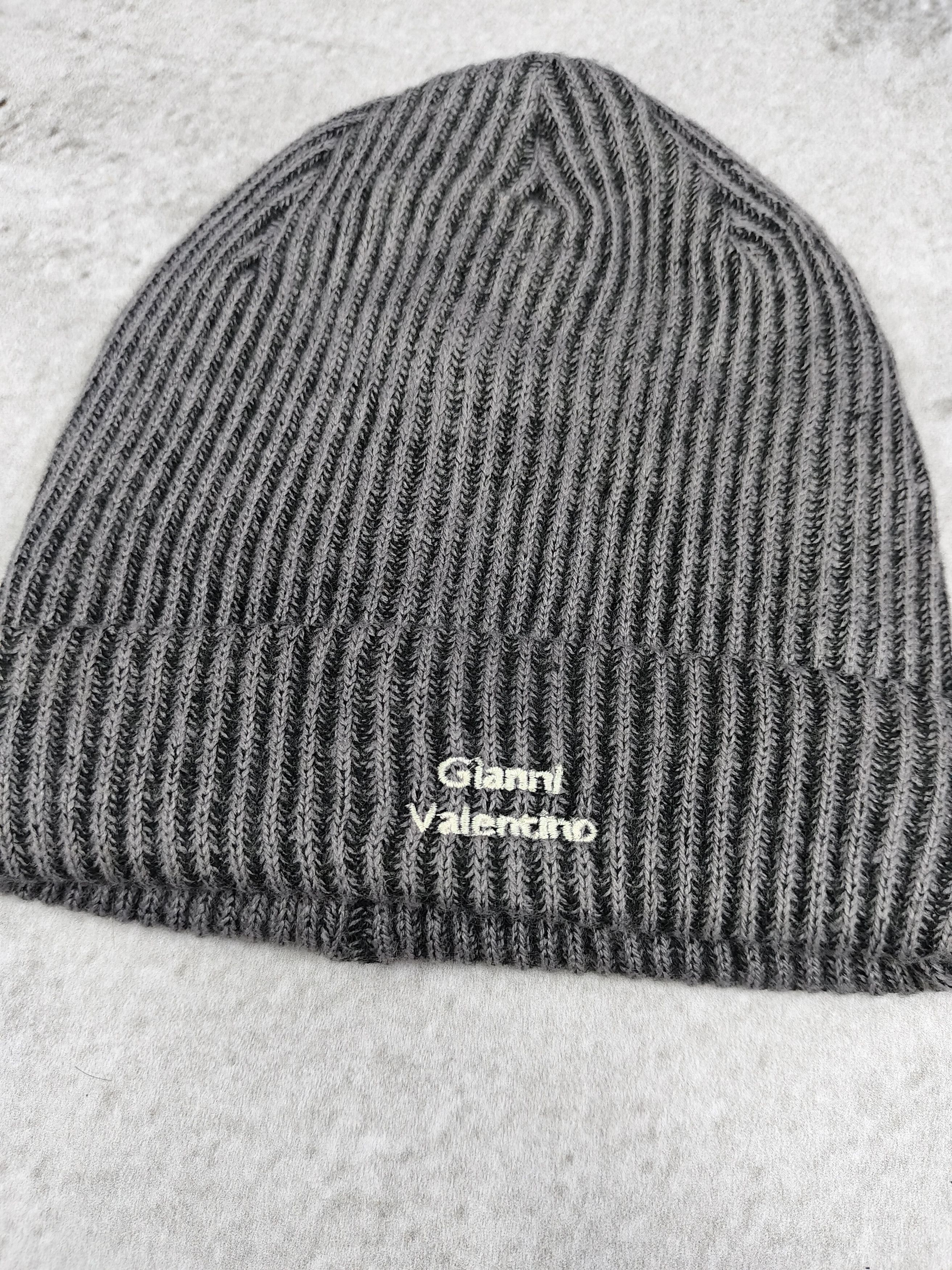 Gianni Valentino 00s Gianni Valentino-Minimal Embroidered Logo Beanie Hat Size ONE SIZE - 4 Thumbnail
