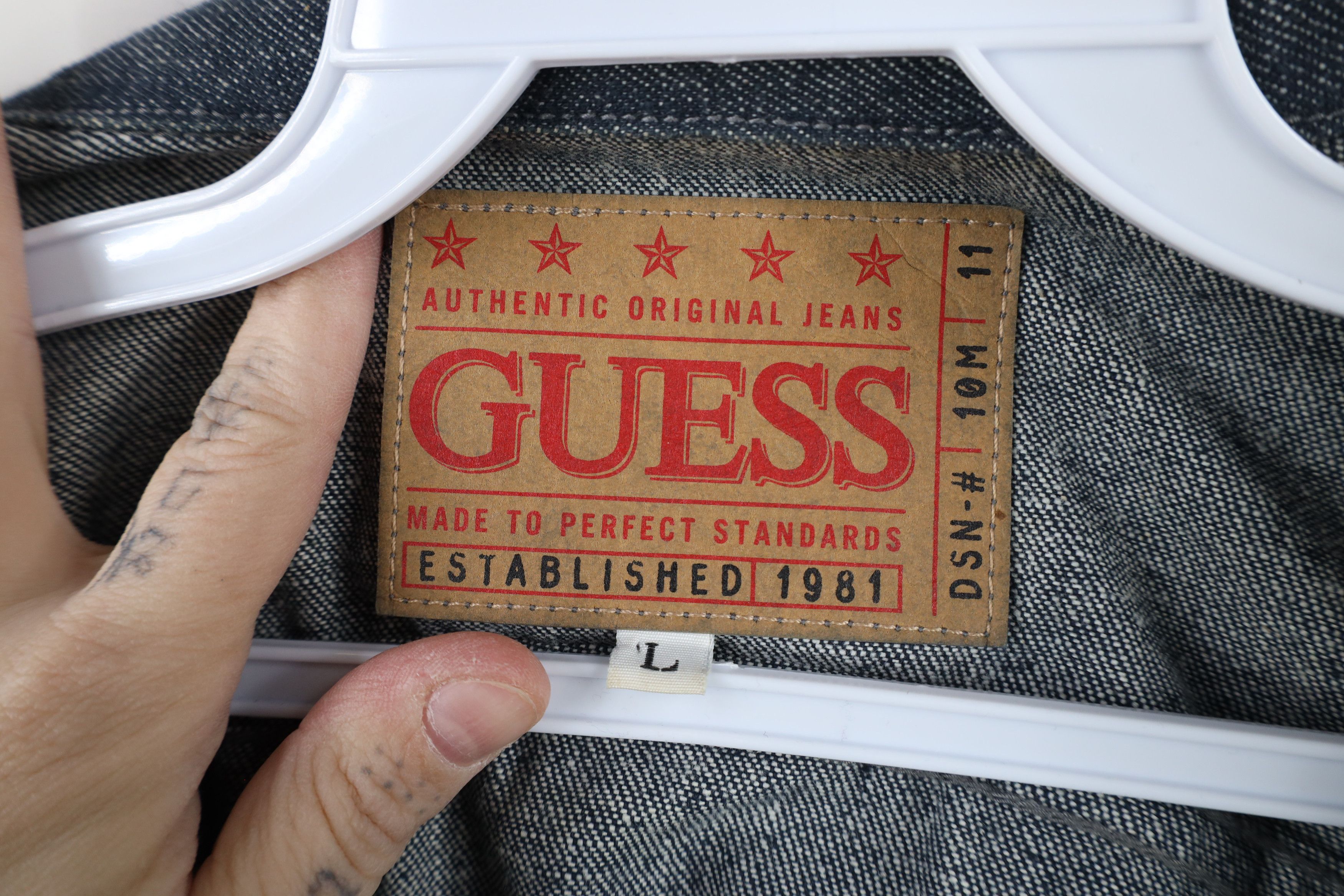 Guess × Vintage Vintage 90s Guess Chambray Denim Jean Trucker Jacket Blue Size US L / EU 52-54 / 3 - 10 Thumbnail