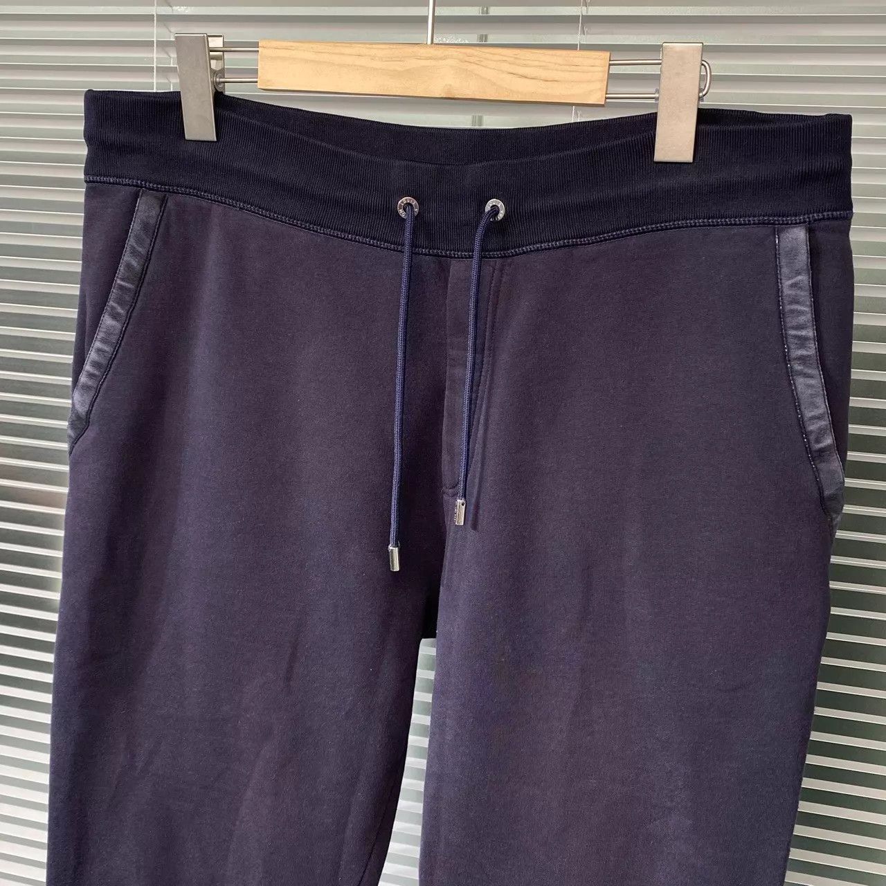 Louis Vuitton LV Navy Blue Drawstring Cuffed Trackpants L (Ring Logo) Size US 34 / EU 50 - 6 Thumbnail