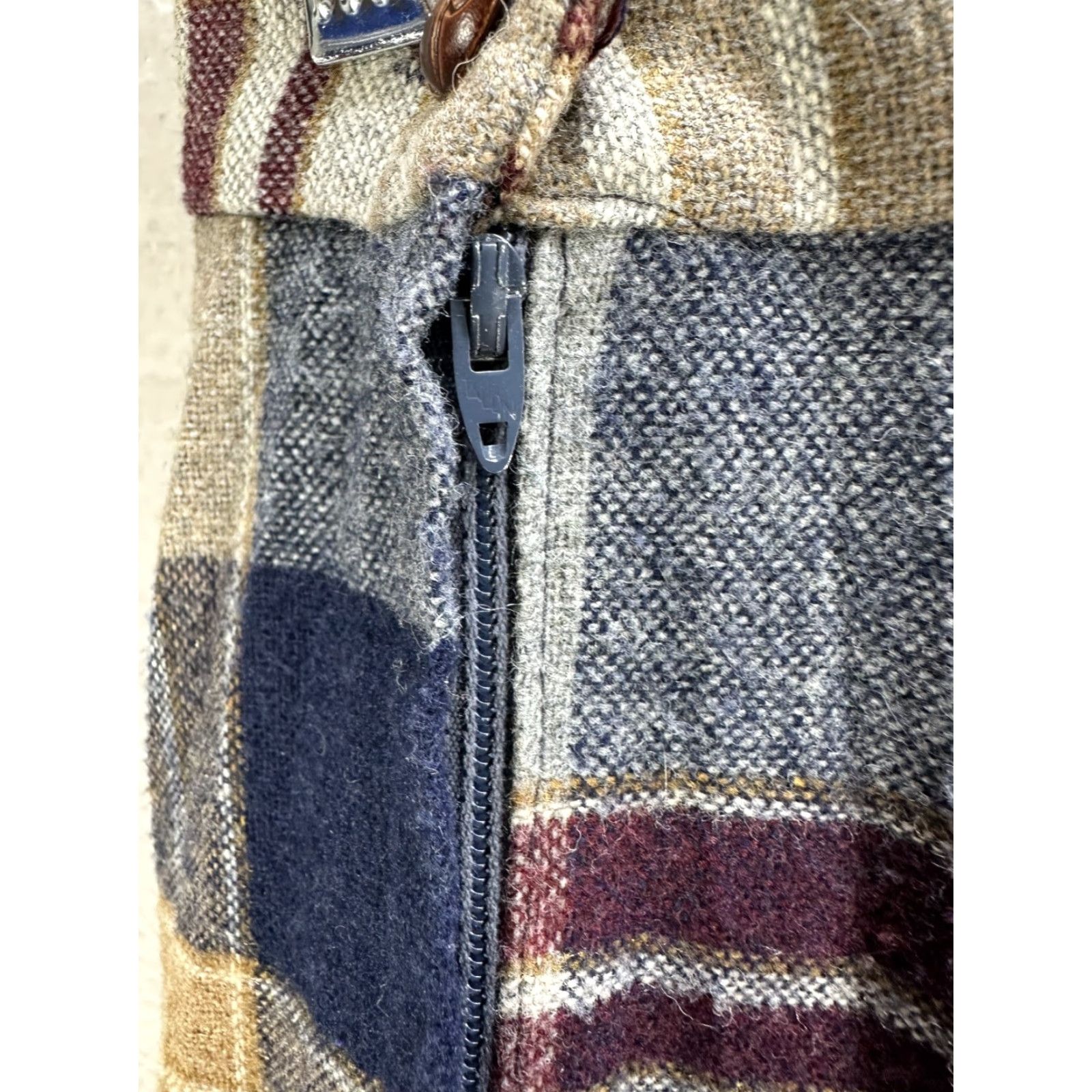 Vintage Women's Calliope Plaid Knee Length Skirt Flared Pleated 9 Gray Beige Blue Sz 9 Size 30" / US 8 / IT 44 - 6 Thumbnail