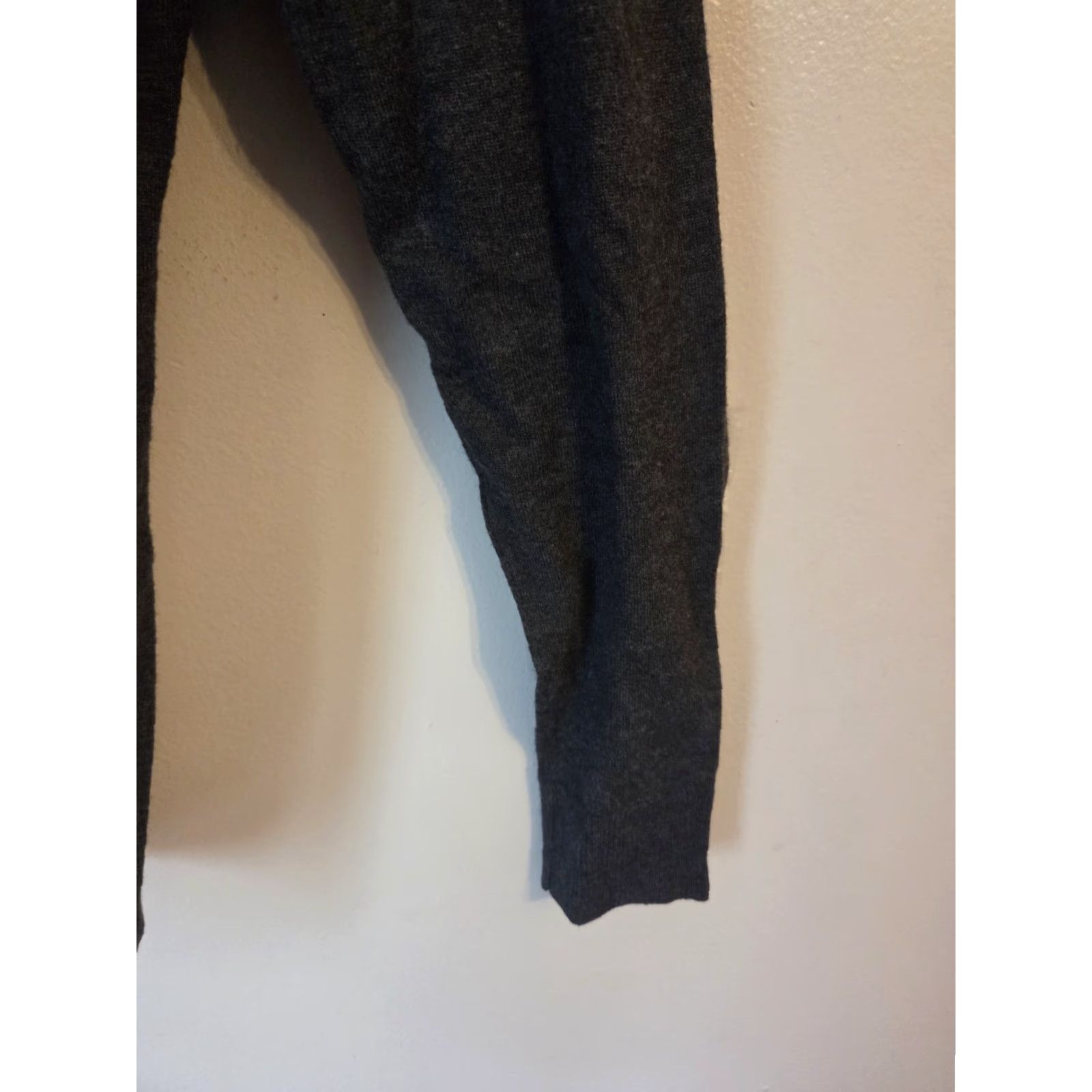 Calvin Klein Calvin Klein Collection Shirt Womens Small Gray Raglan Turtleneck Top Size S Casual Easy Care Stretch Rayon Nylon Modern Basic Award: N/A Size S / US 4 / IT 40 - 4 Thumbnail