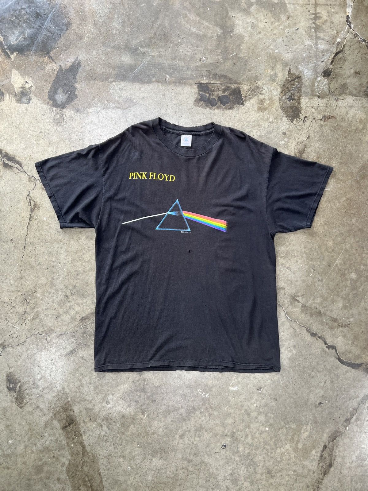 Band Tees Vintage 1996 Pink Floyd Dark Side of the Moon Band Tee XL Size US XL / EU 56 / 4 - 2 Thumbnail