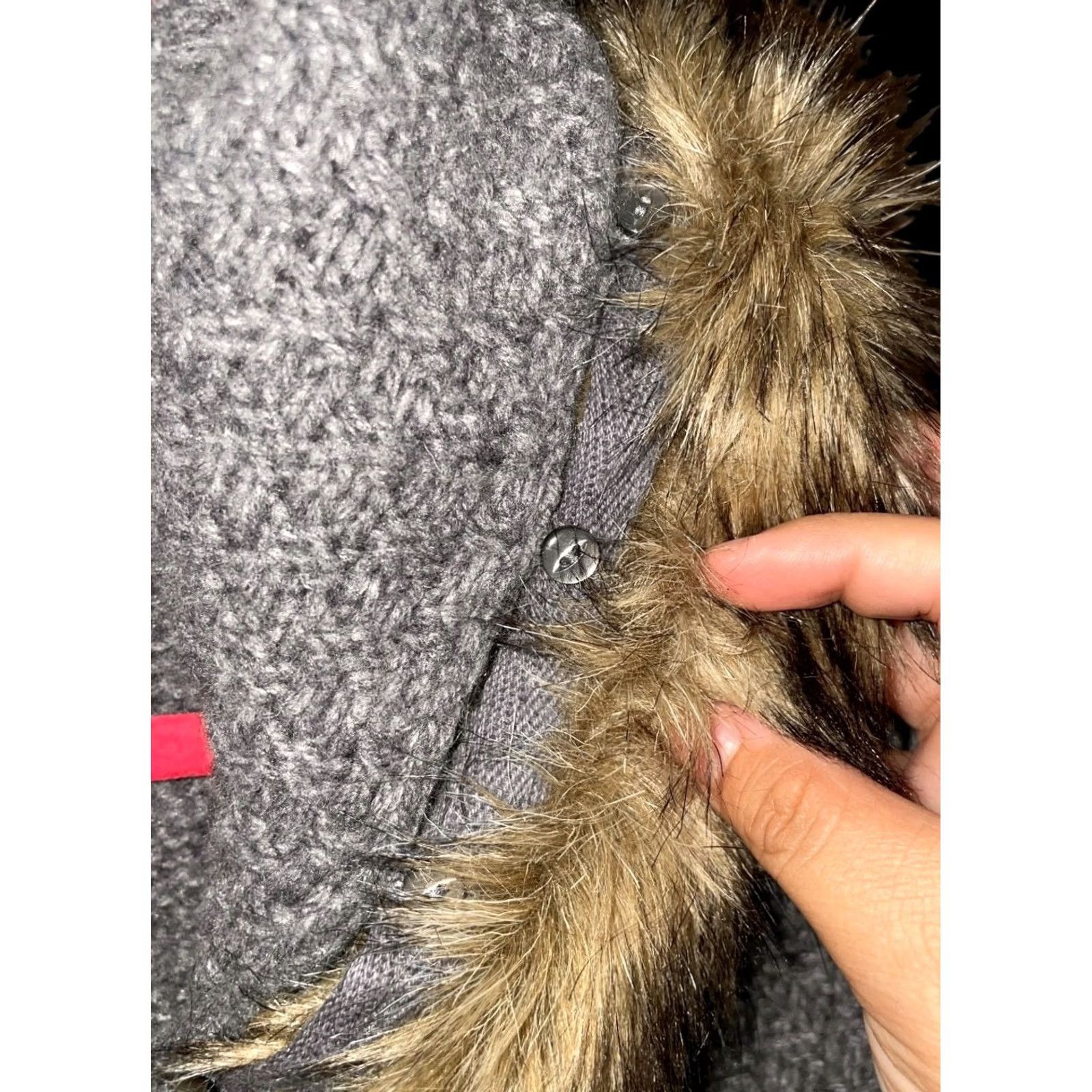 Eddie Bauer Eddie Bauer Sweater Womens M Gray Women Cable Fable Knit Faux Fur Hooded Poncho Size M / US 6-8 / IT 42-44 - 4 Thumbnail
