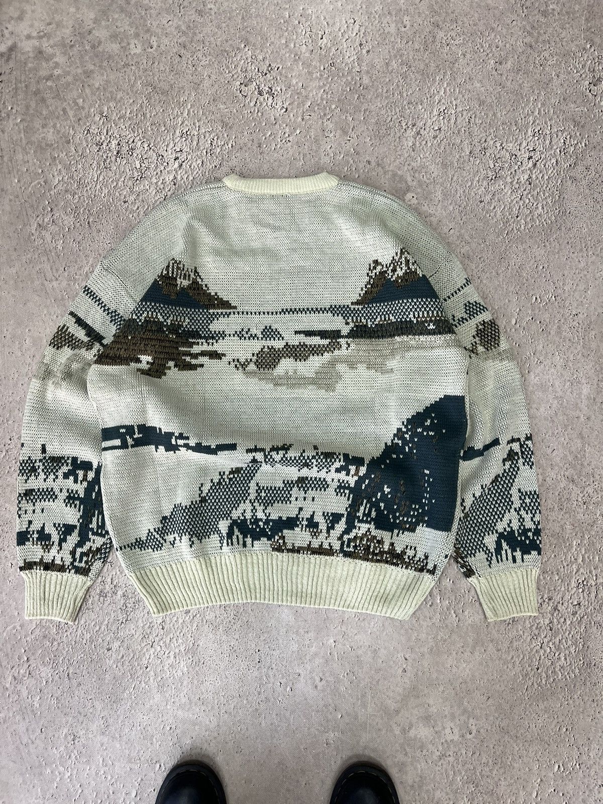 Homespun Knitwear RAPIDO SPIRIT Intarsia palace motive graphic wool sweater Size US S / EU 44-46 / 1 - 7 Thumbnail