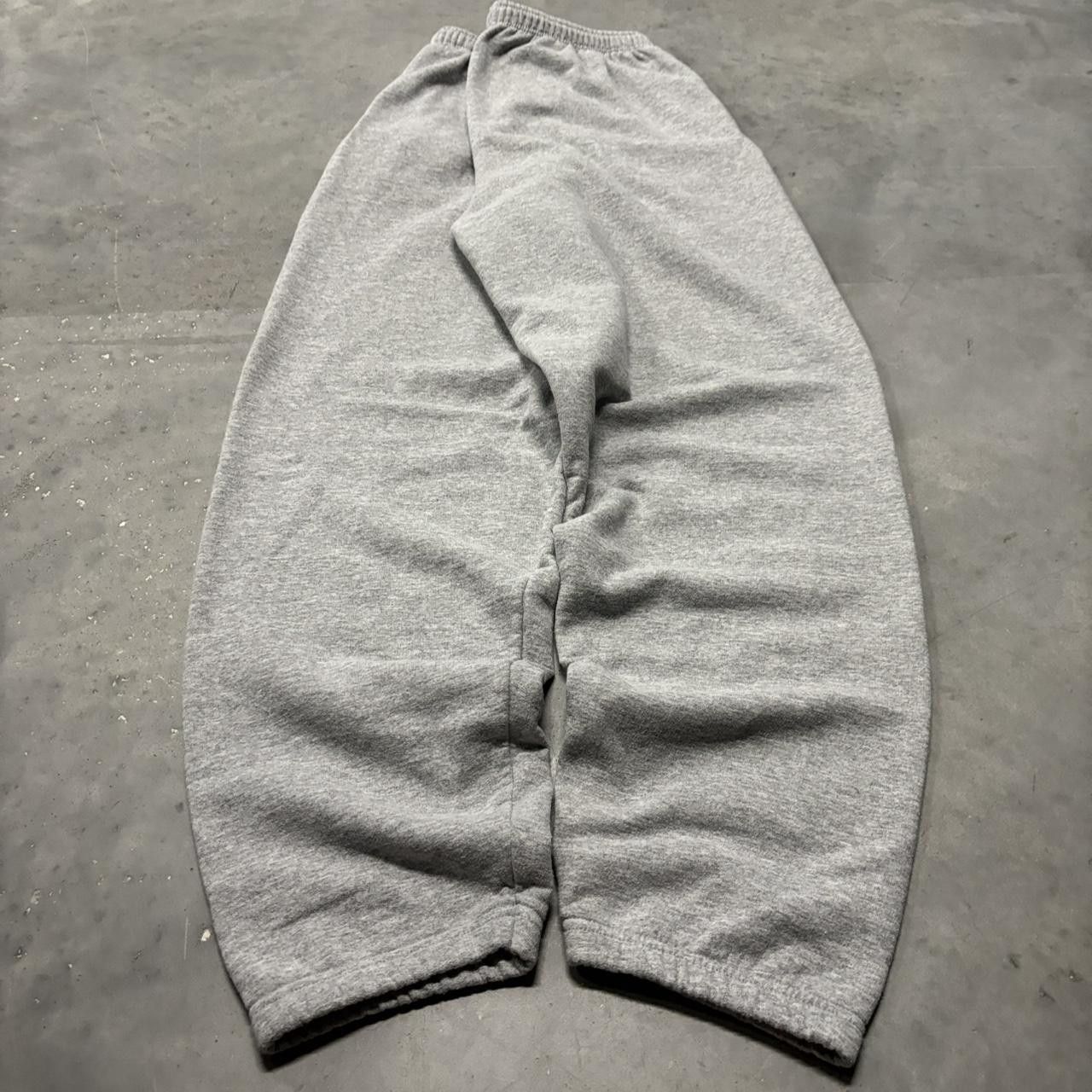 Japanese Brand × Vintage Crazy Vintage Y2K/2000s Baggy Light Grey Essential Sweatpants! Size US 32 / EU 48 - 3 Thumbnail