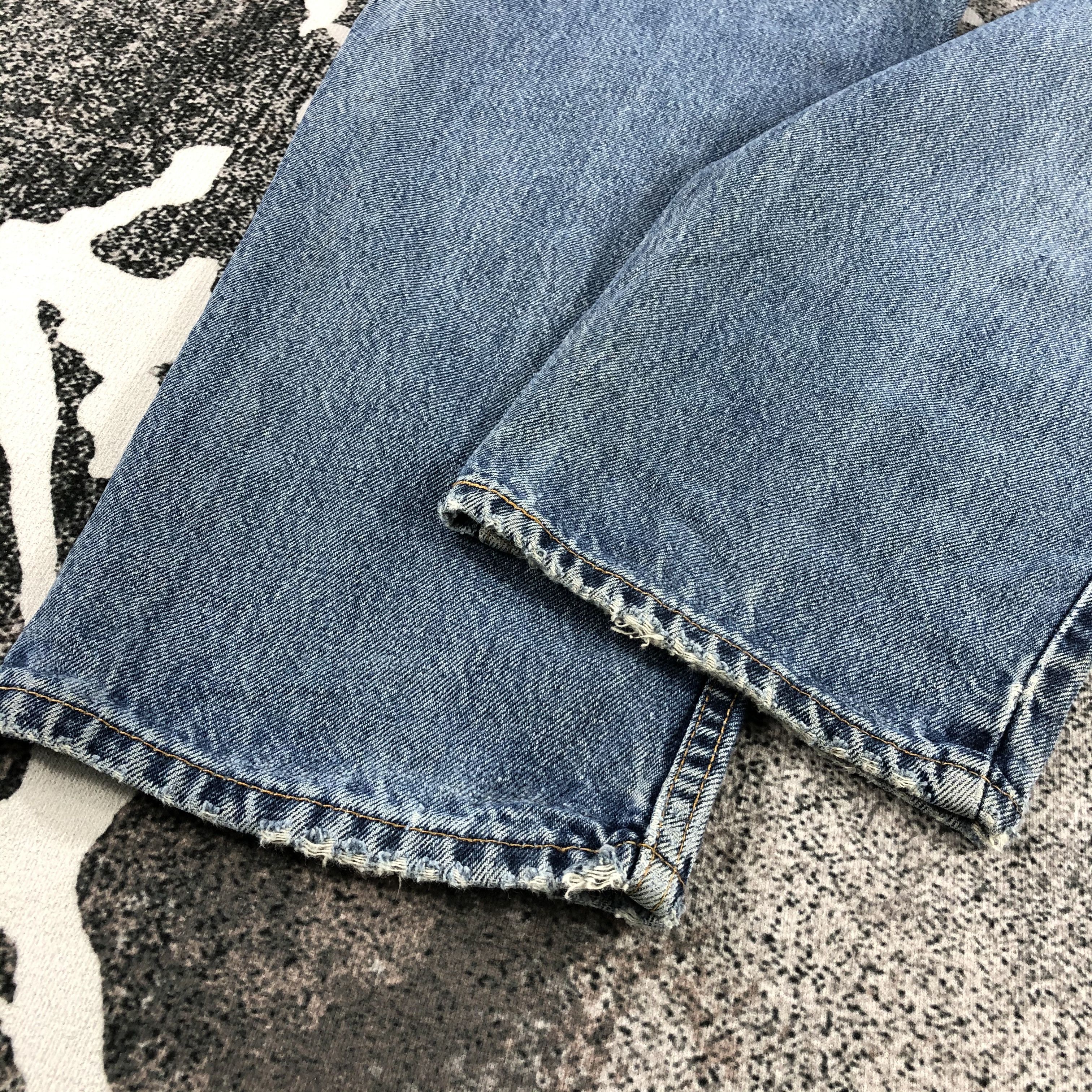 Levi's Vintage Levis 550 Jeans Distress Faded Blue Denim KJ865 Size US 31 - 6 Thumbnail