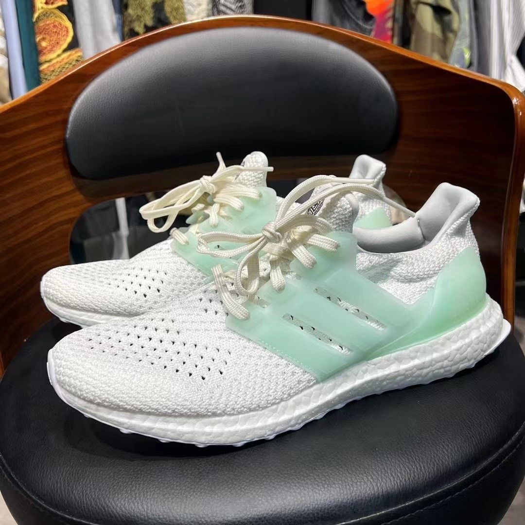 Adidas Adidas Glow White Lowtop Sneakers 11 Men Size US 11 / EU 44 - 1 Thumbnail