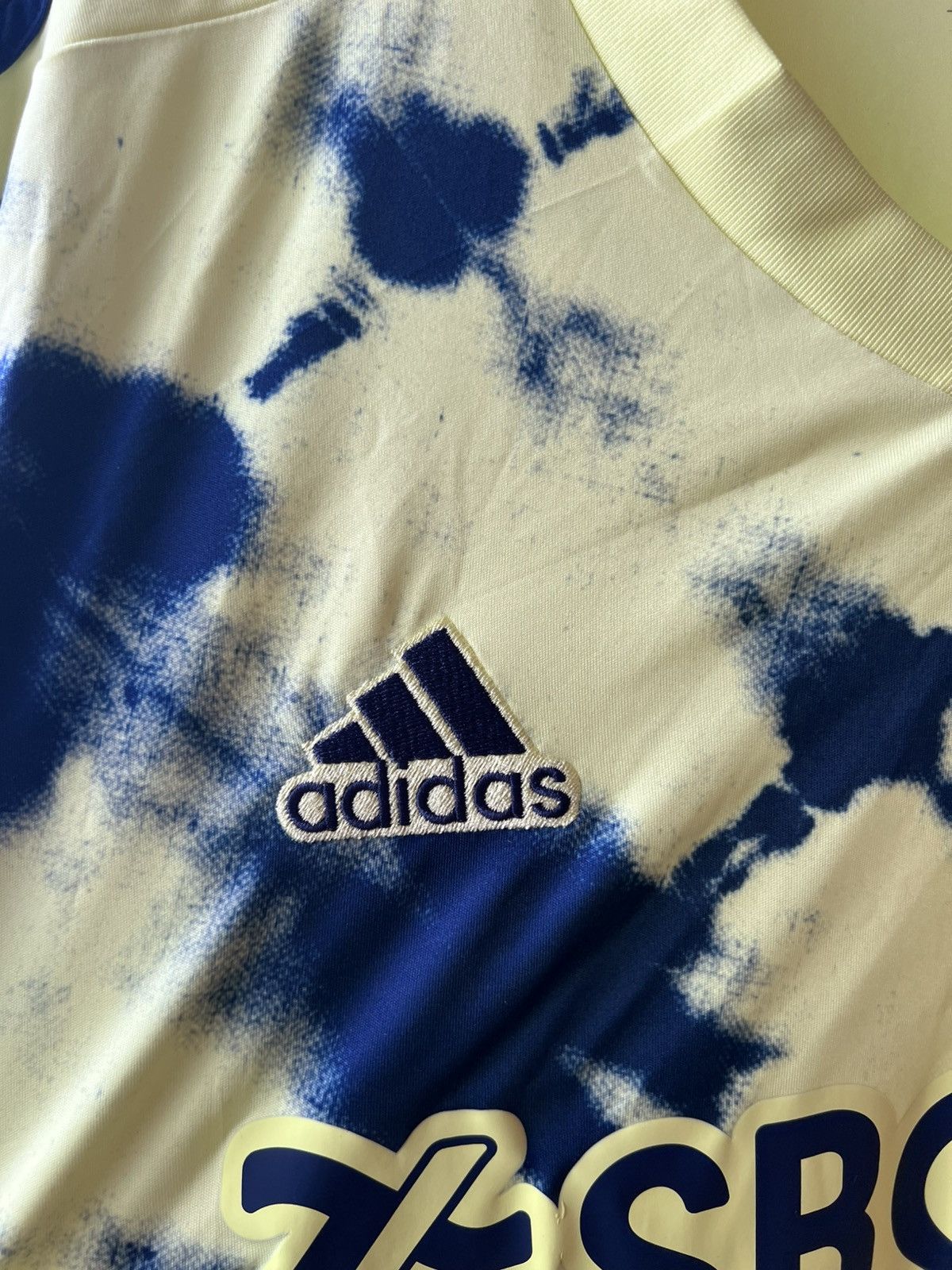 Adidas 2022/23 LEEDS UNITED AWAY SOCCER JERSEY FOOTBALL SHIRT Size US XL / EU 56 / 4 - 9 Thumbnail