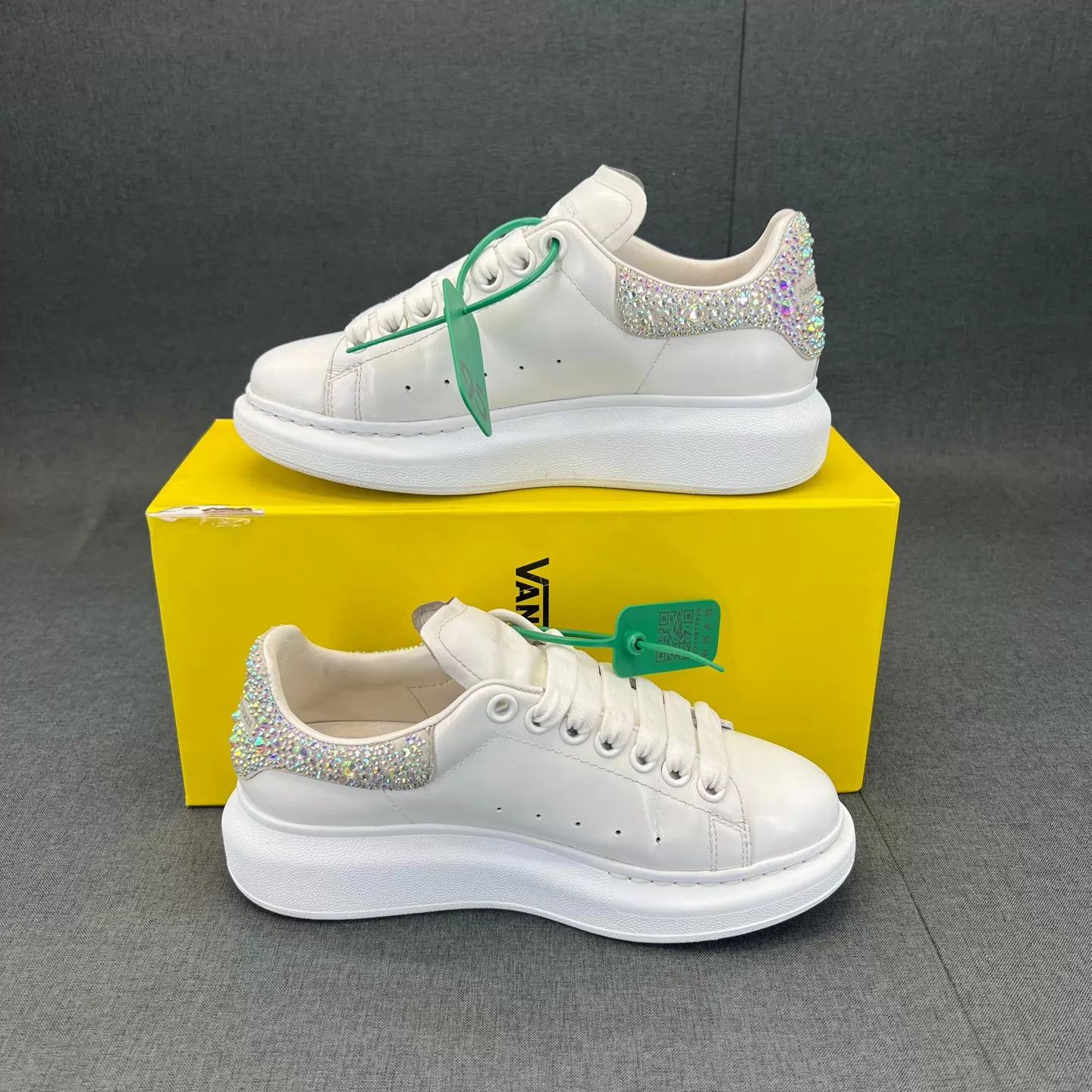 Alexander McQueen Alexander McQueen White 36.5 shoes Size US 6 / IT 36 - 3 Thumbnail