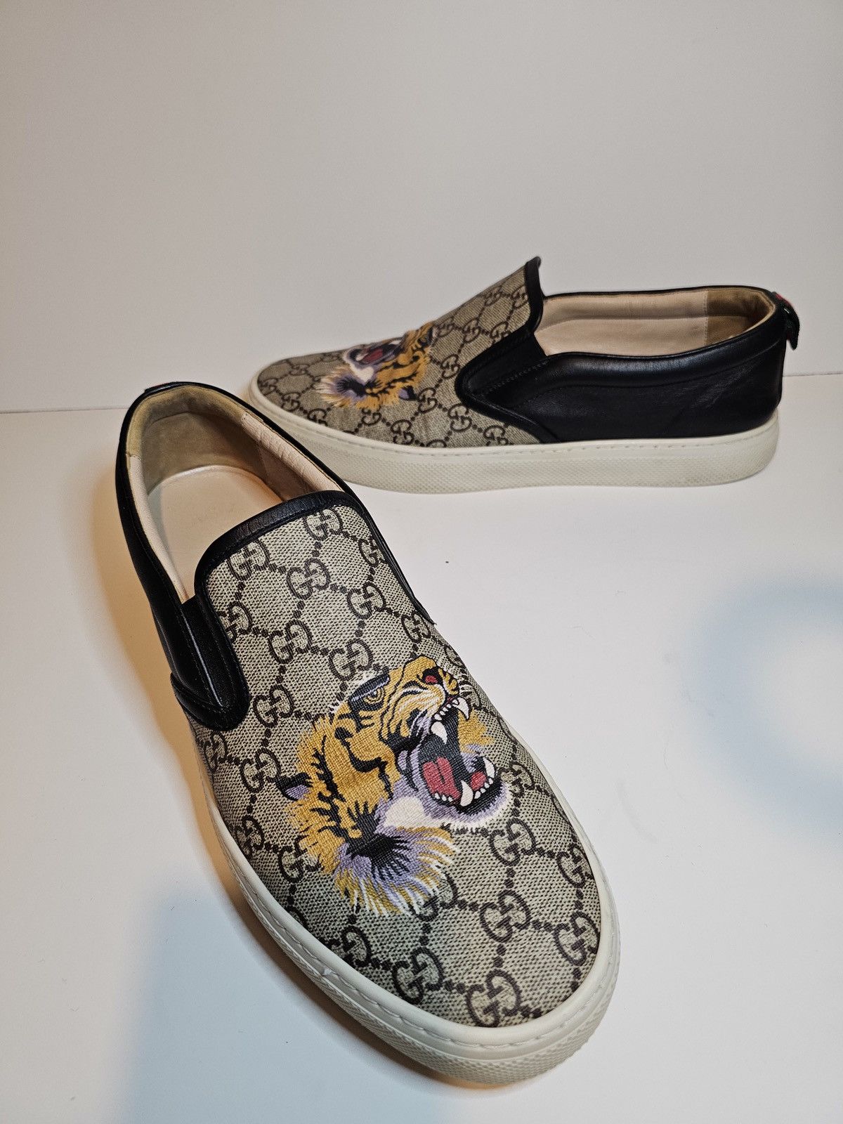 Gucci slip on tiger online