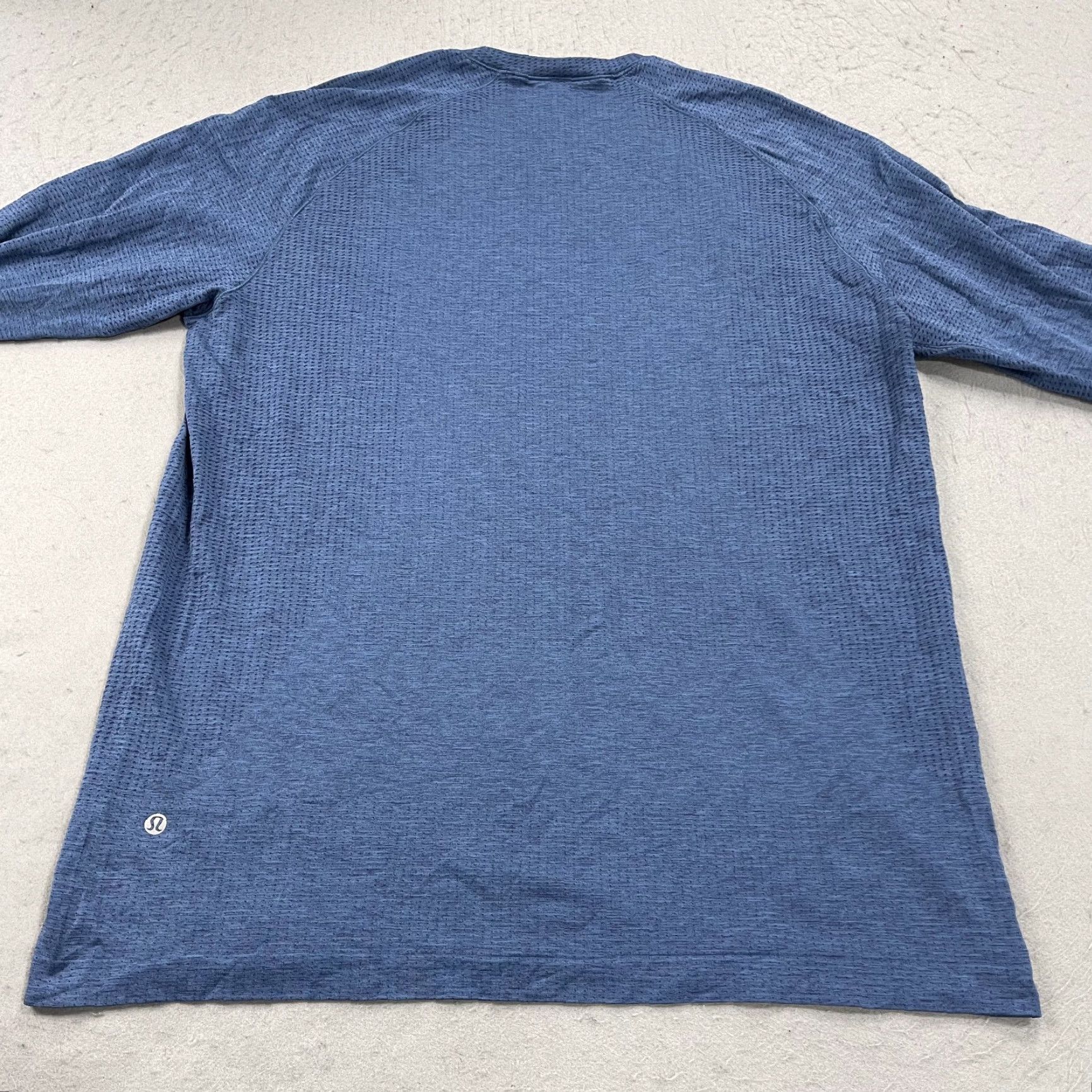 Lululemon Lululemon Shirt Mens XL Blue Long Sleeve Metal Vent Athleisure Yoga Gym Lifting Size US XL / EU 56 / 4 - 5 Thumbnail