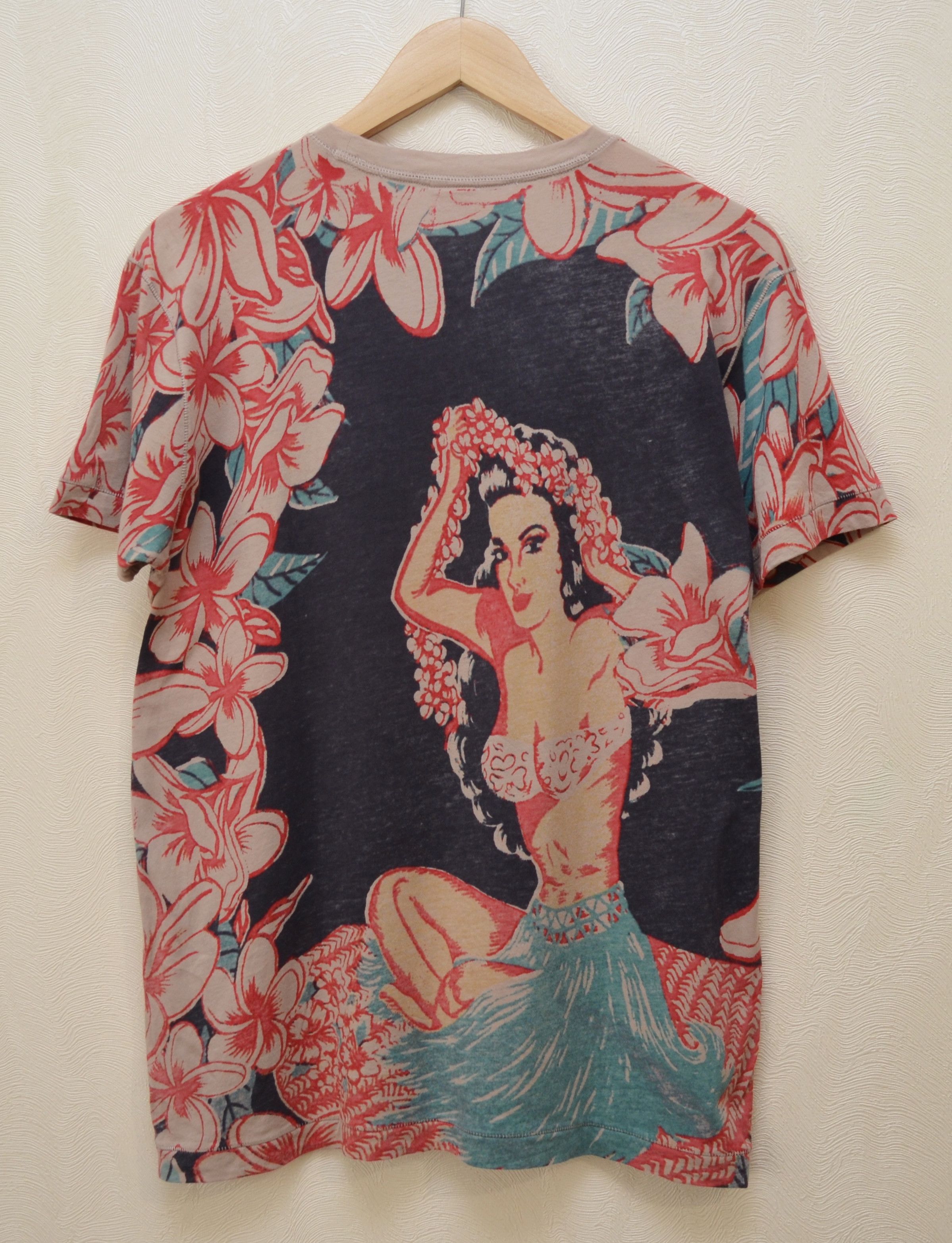 Designer × Hugo Boss Hugo Boss Tropical Floral Carribean Abstract Print t shirt Size US M / EU 48-50 / 2 - 4 Thumbnail