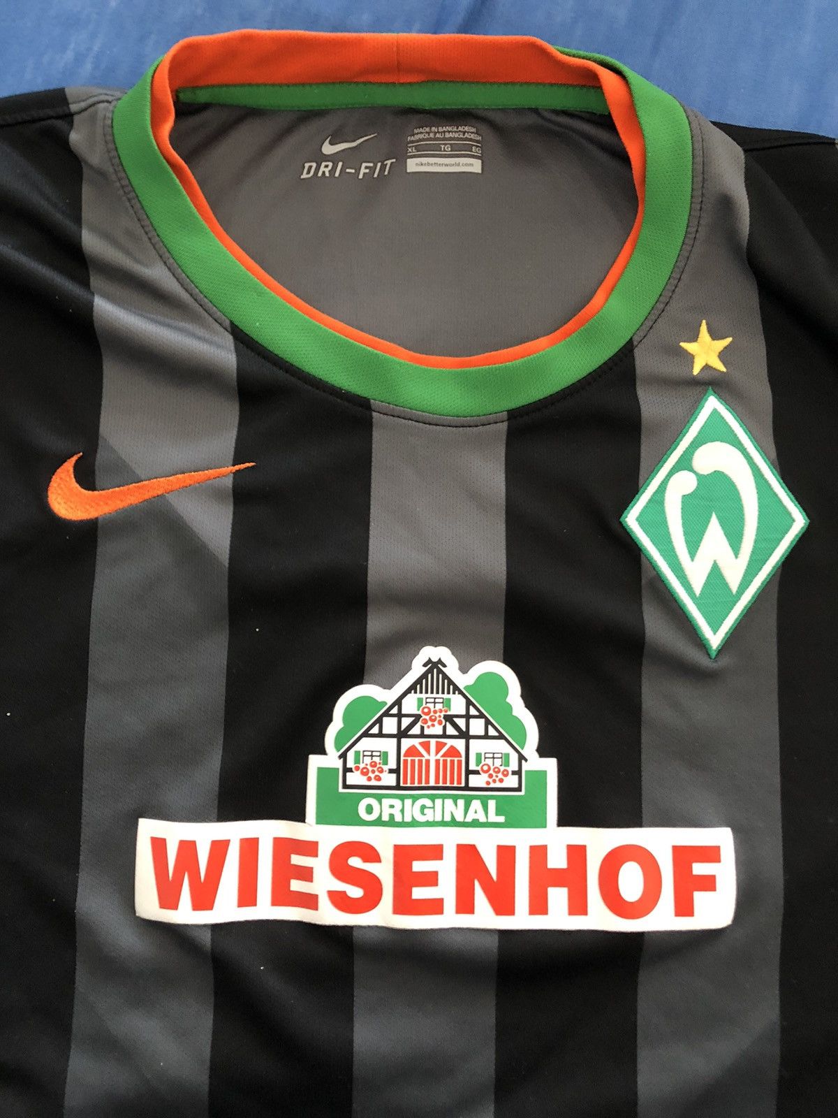 Nike WERDER BREMEN NIKE BUNDESLIGA FOOTBALL SOCCER JERSEY Size US L / EU 52-54 / 3 - 3 Thumbnail