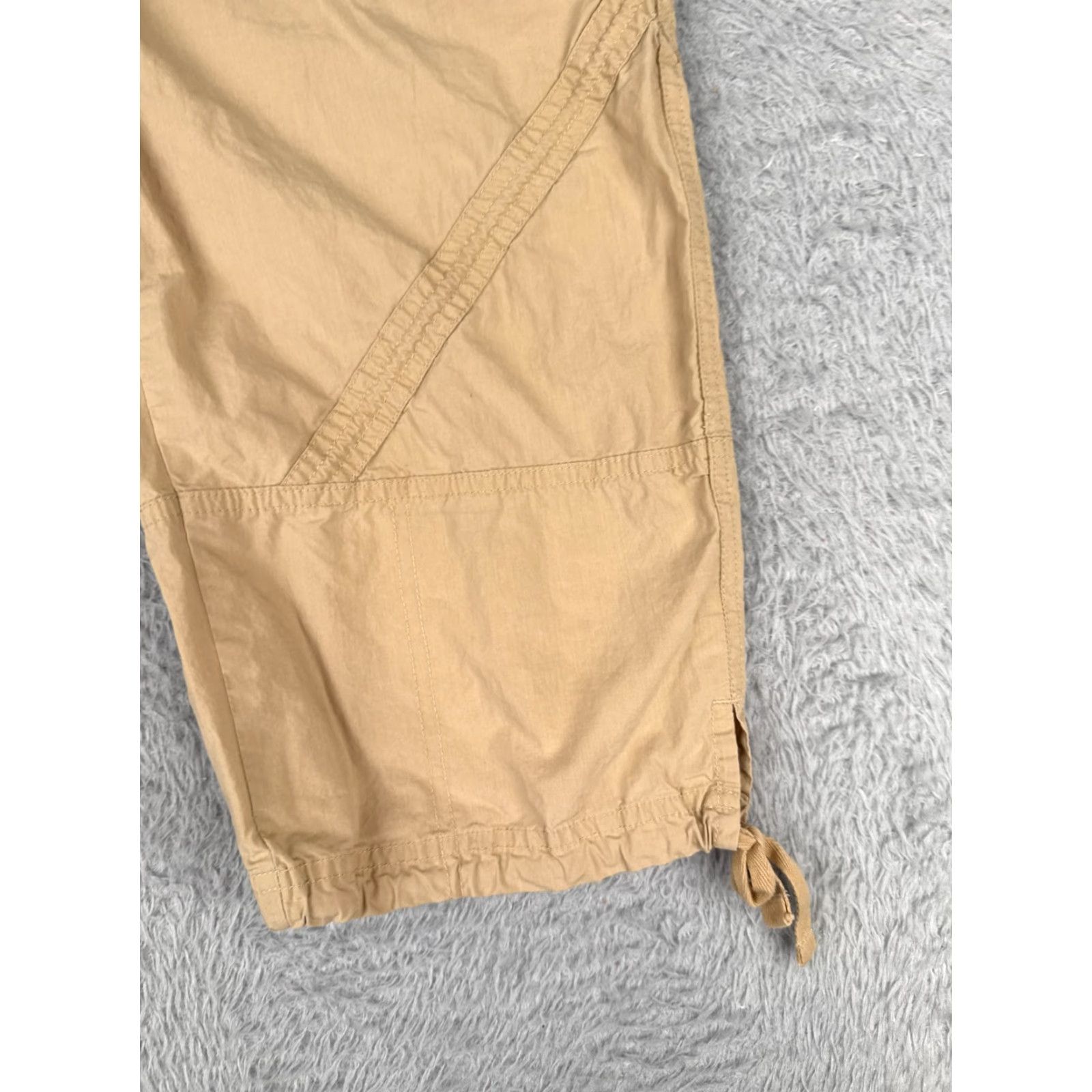 Vintage Columbia Women's Cargo Shorts Size 4 Beige 100% Cotton Hiking Casual 14 Inseam Regular Fit Size 27" / US 4 / IT 40 - 2 Thumbnail