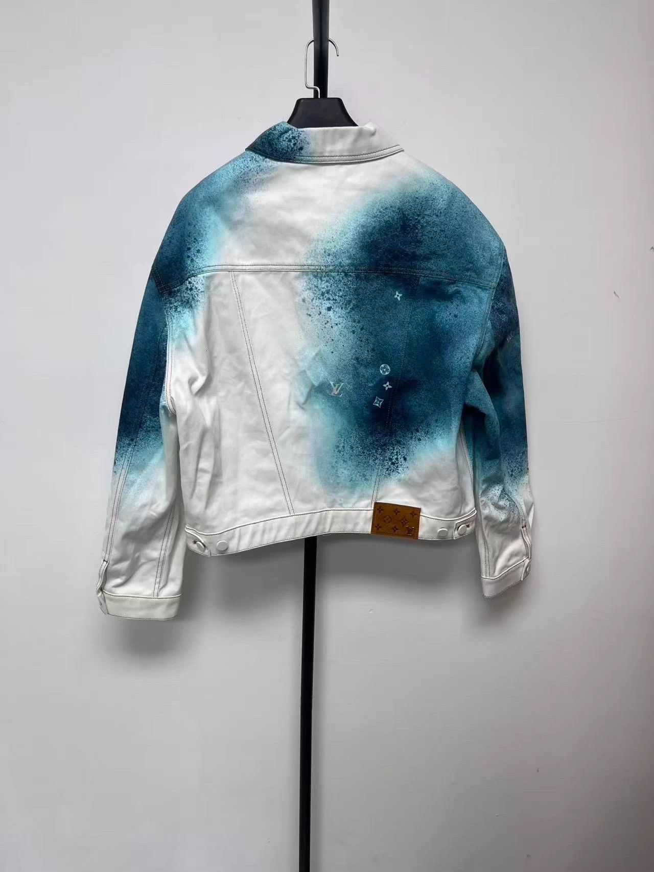 Louis Vuitton LOUIS VUITTON men's white painted denim jacket 50 Size US M / EU 48-50 / 2 - 2 Thumbnail