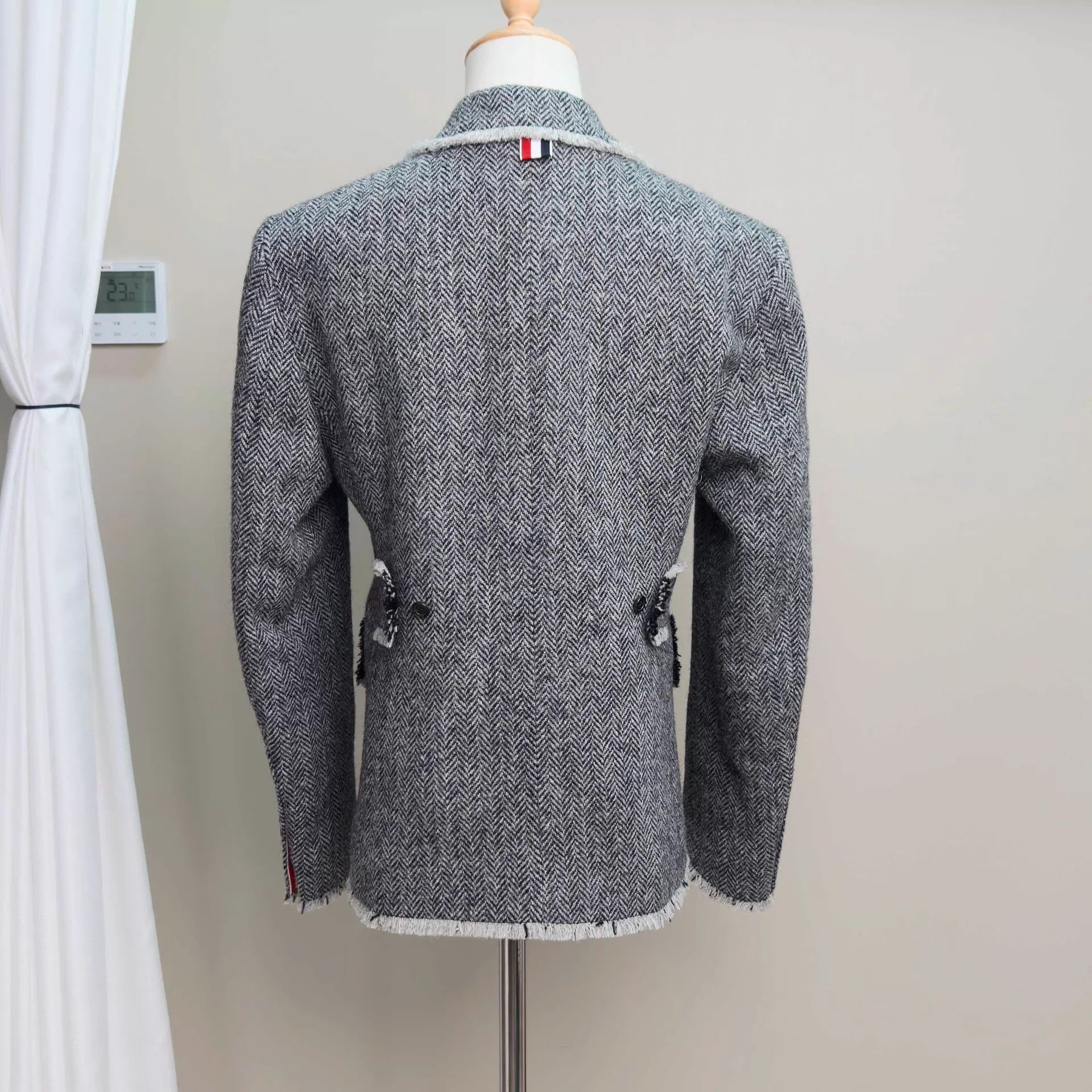 Thom Browne Thom Browne Gray Lapel Single-Breasted Blazer 42 Size M / US 6-8 / IT 42-44 - 4 Thumbnail