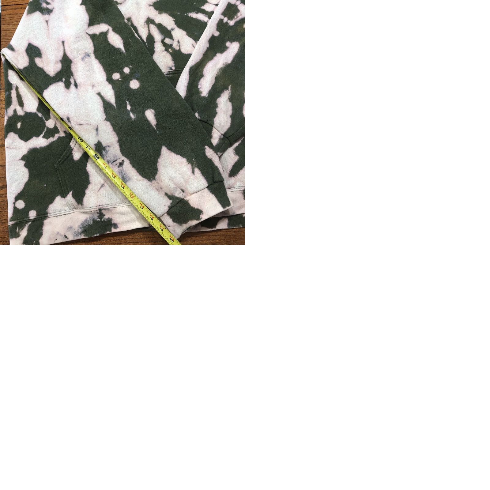 Nike VINTAGE Nike Hoodie Men XL Green Tie Dye Swoosh 90s Center Pullover Sweatshirt with Pockets Size US XL / EU 56 / 4 - 9 Thumbnail