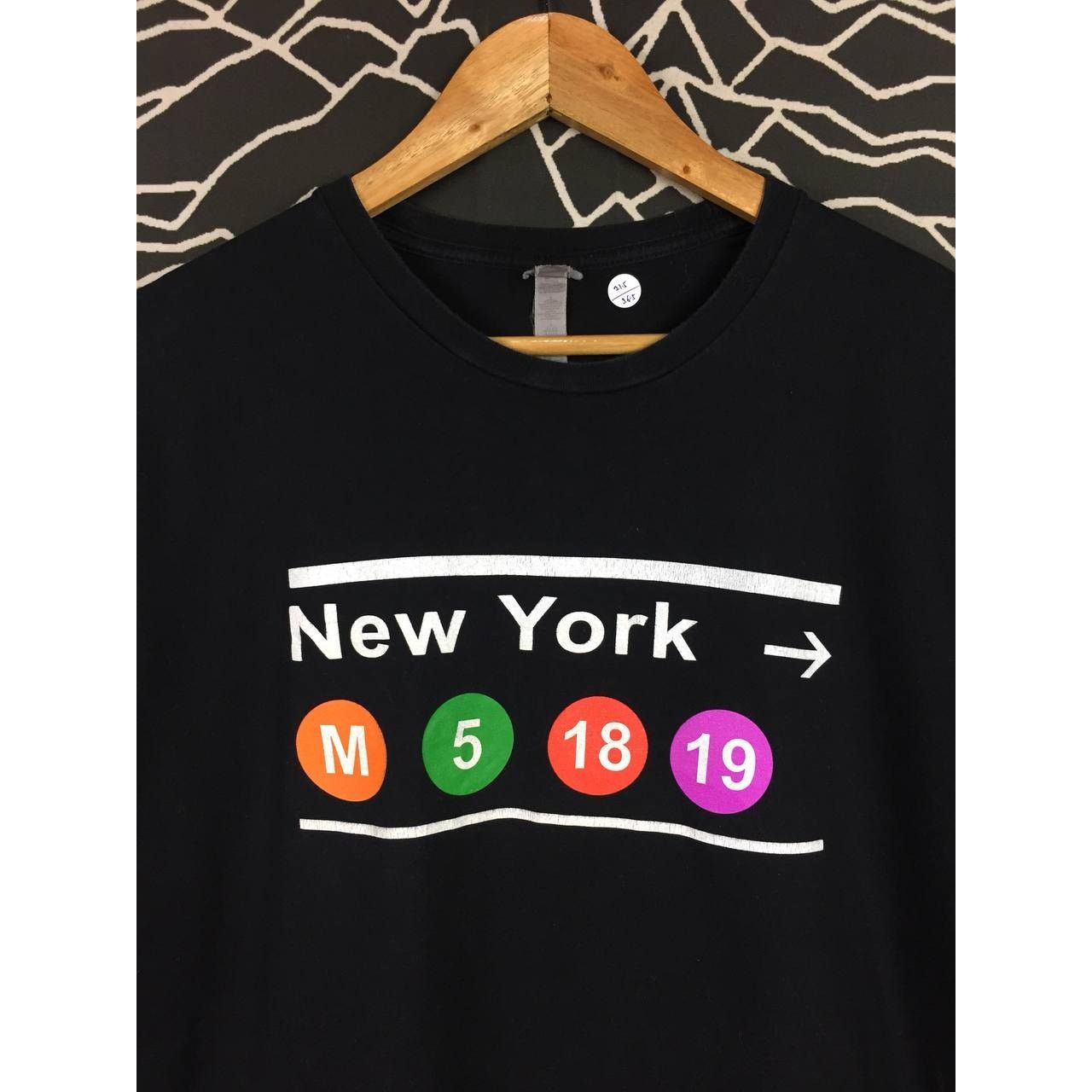 Next Level Apparel New York Subway Line Wording Style Graphic Tee Size L Size US L / EU 52-54 / 3 - 3 Thumbnail