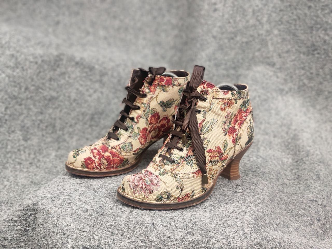Vintage Neosen Vintage Floral Tapestry Bootie Ankle Shoes baroque Size US 7 / IT 37 - 5 Thumbnail